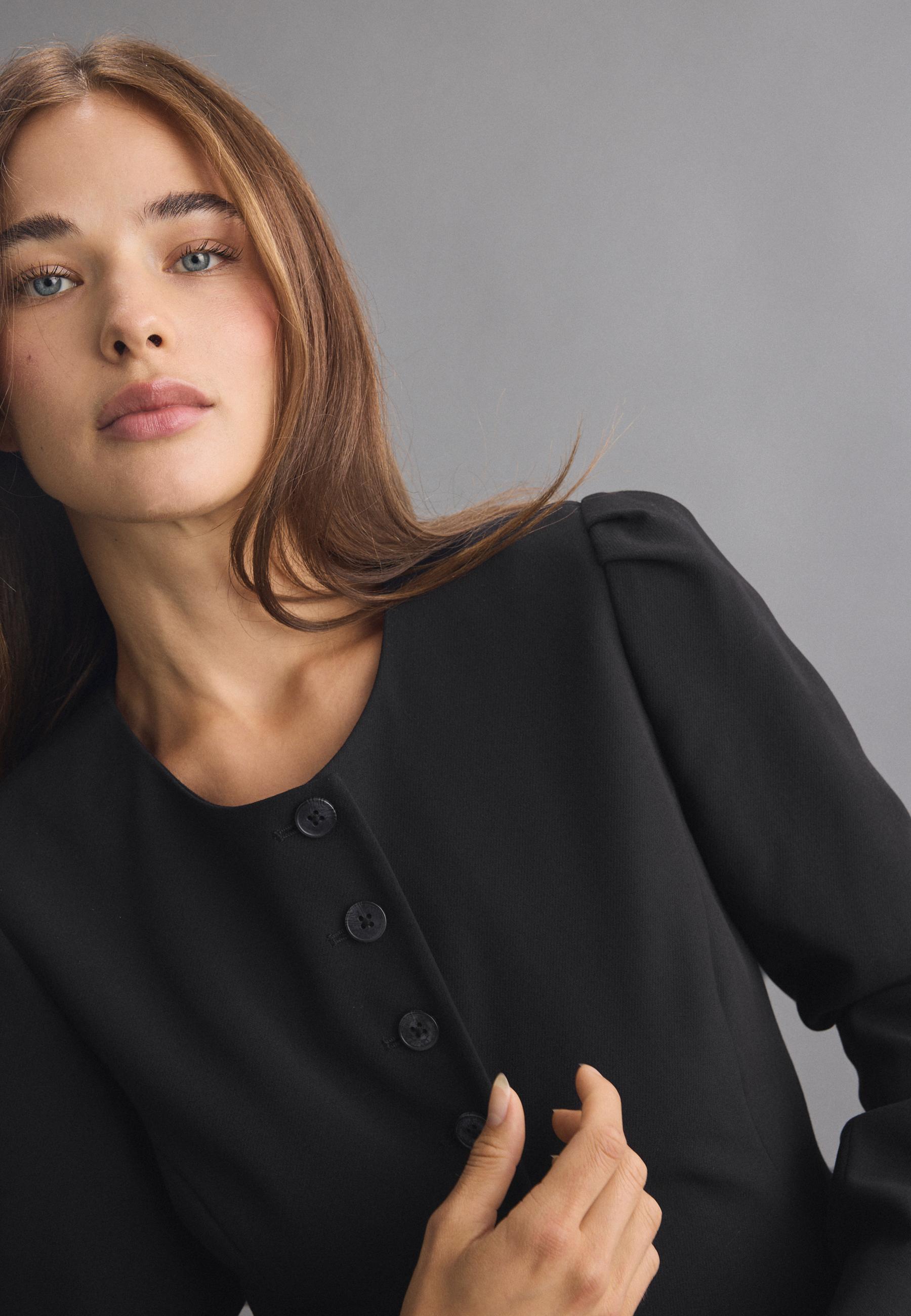 Peplum blazer — Black