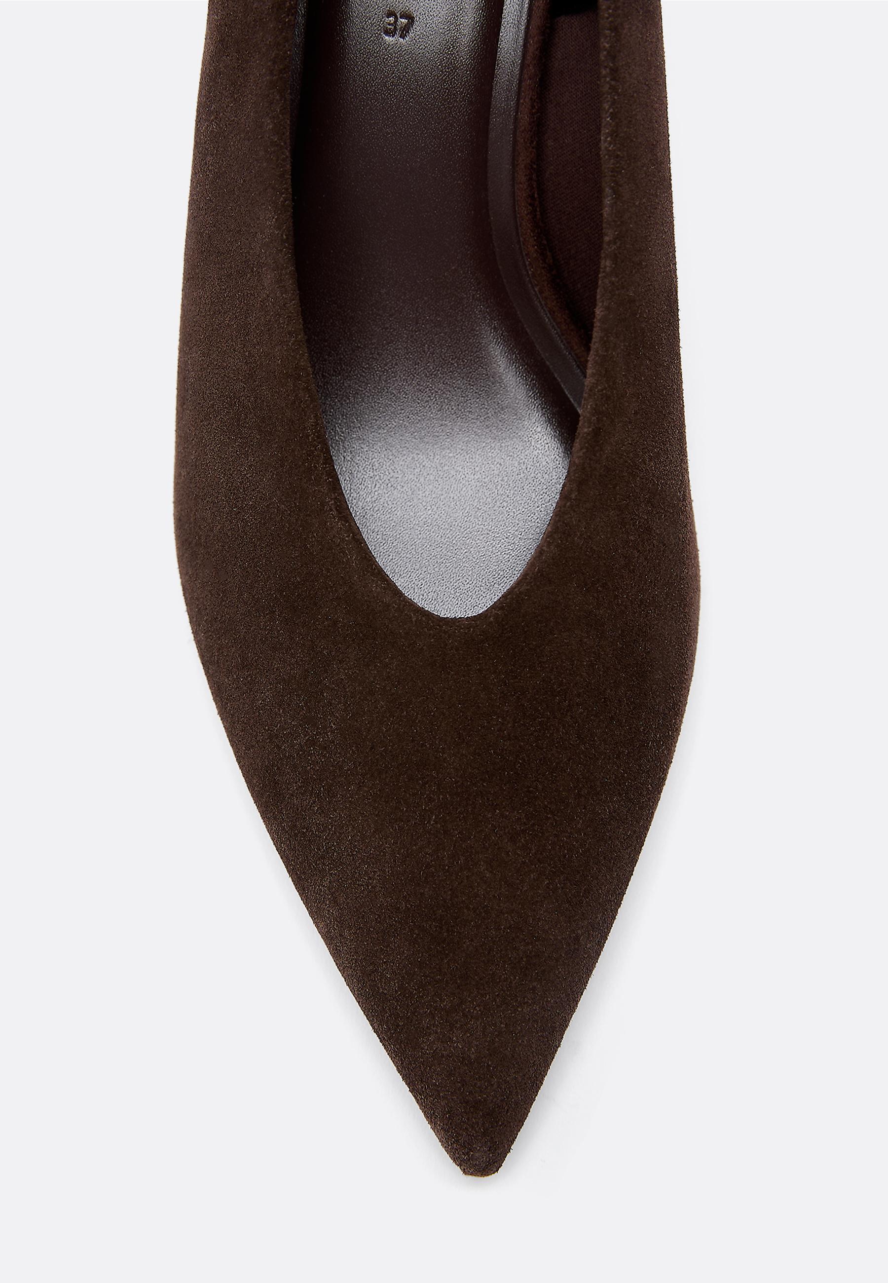 Closed leather heel shoes — BROWN