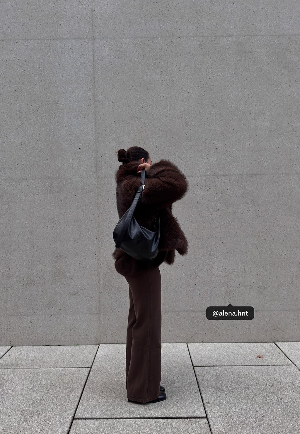 Rankinukas per petį