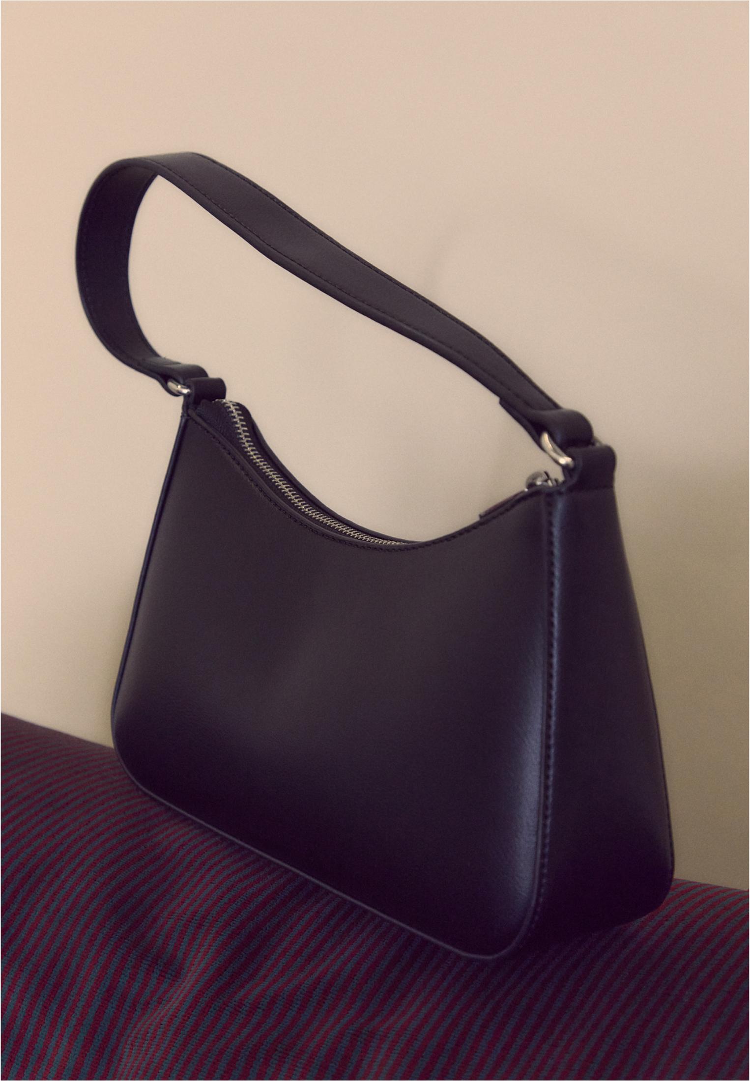 Long chain shoulder bag — Black