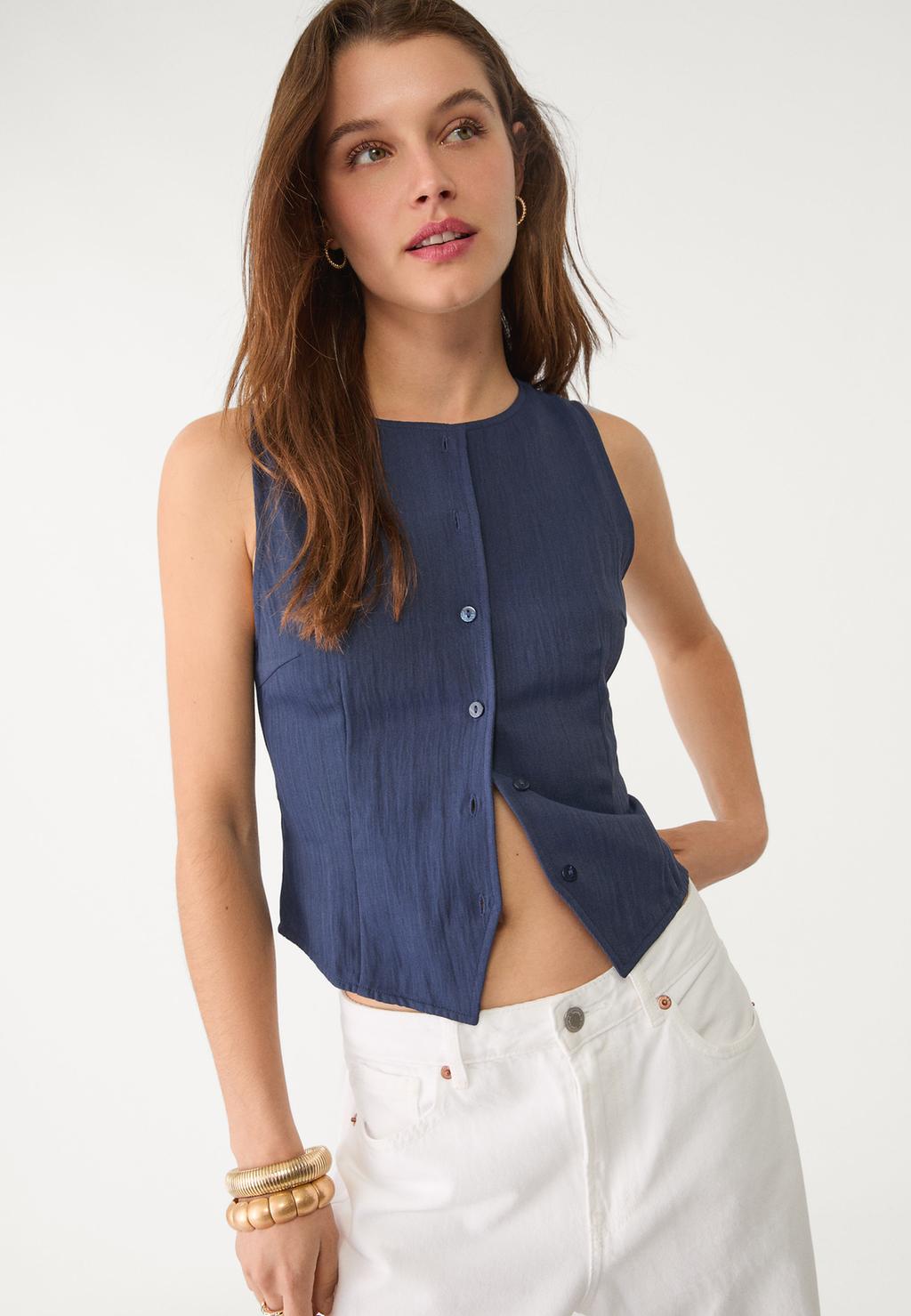 Textured top with buttons