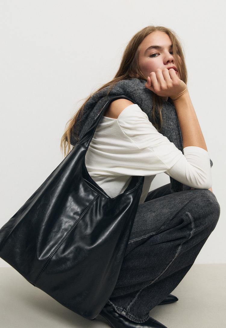 halfmoon bag with zip