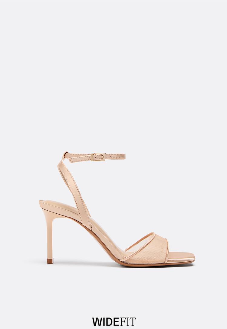 Stradivarius Wide Fit. Σατινέ Πέδιλα Με Τακούνι Μπεζ 35