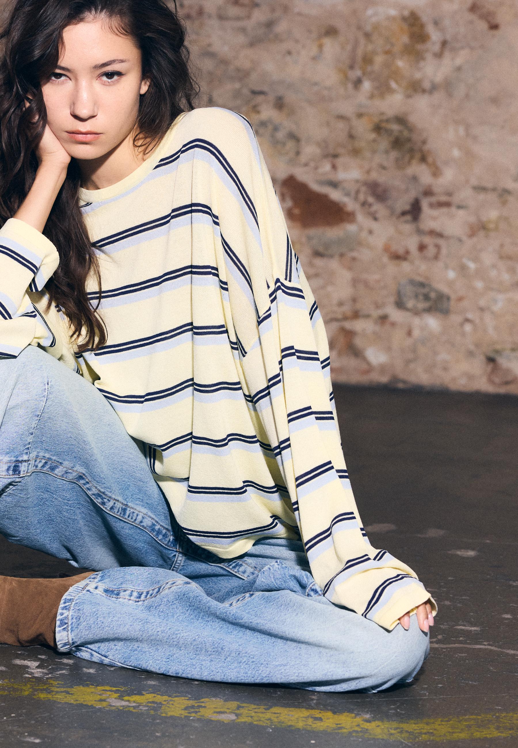 Fine knit striped jumper — Pastel yellow
