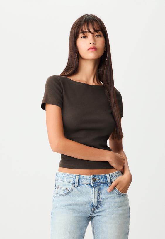 t shirt met boothals