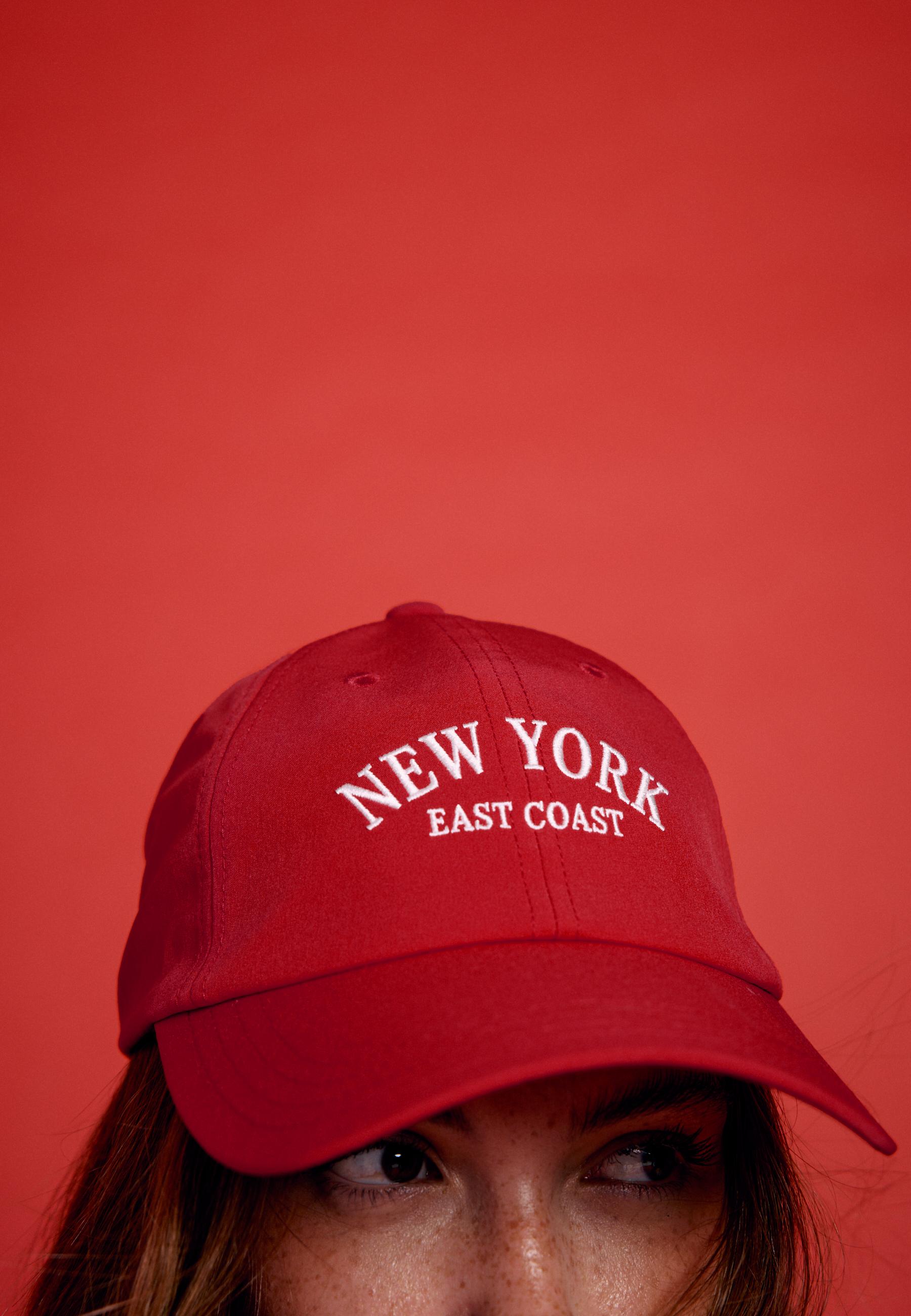 New York embroidered cap — Red