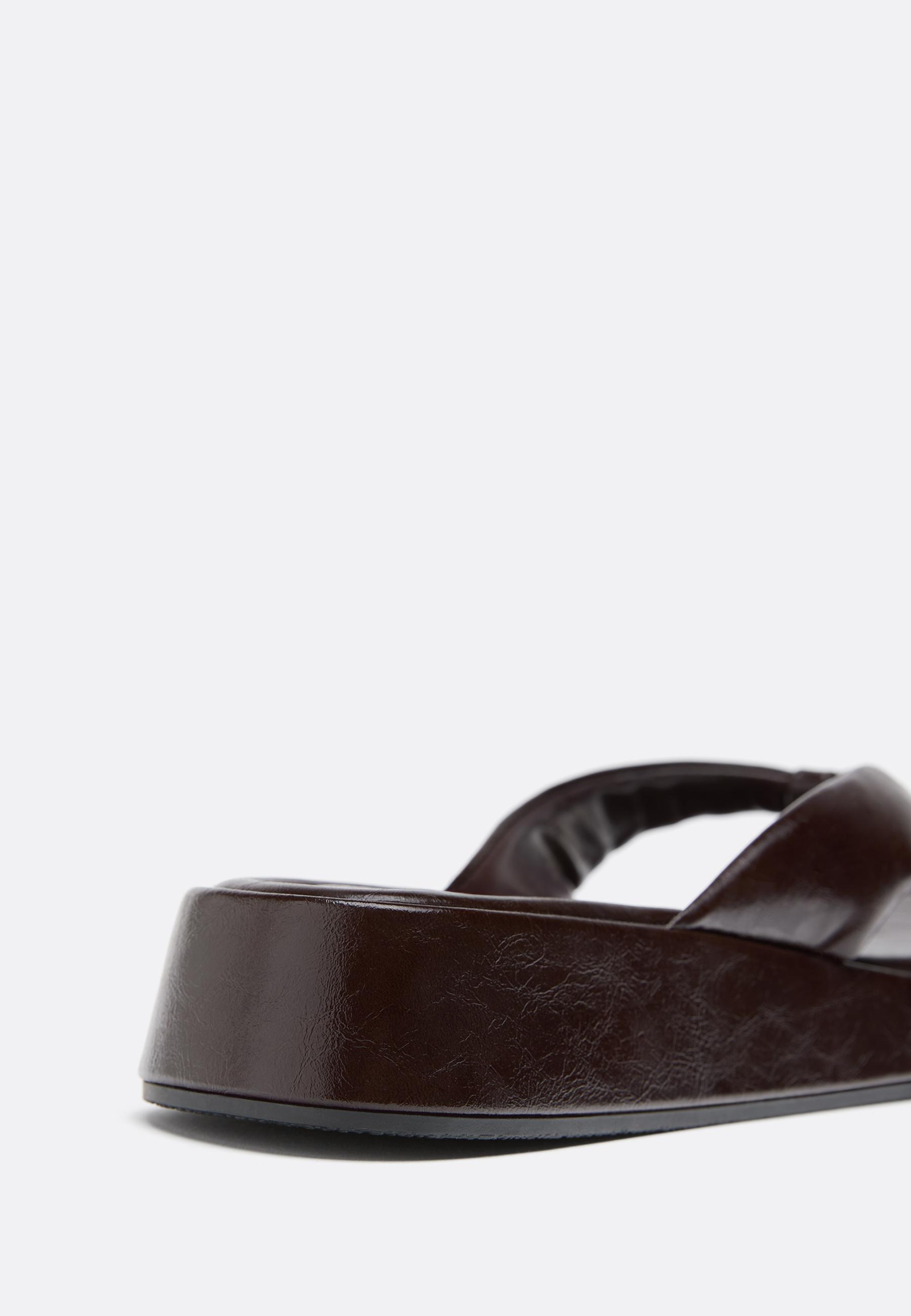 Flat thong sandals — BROWN