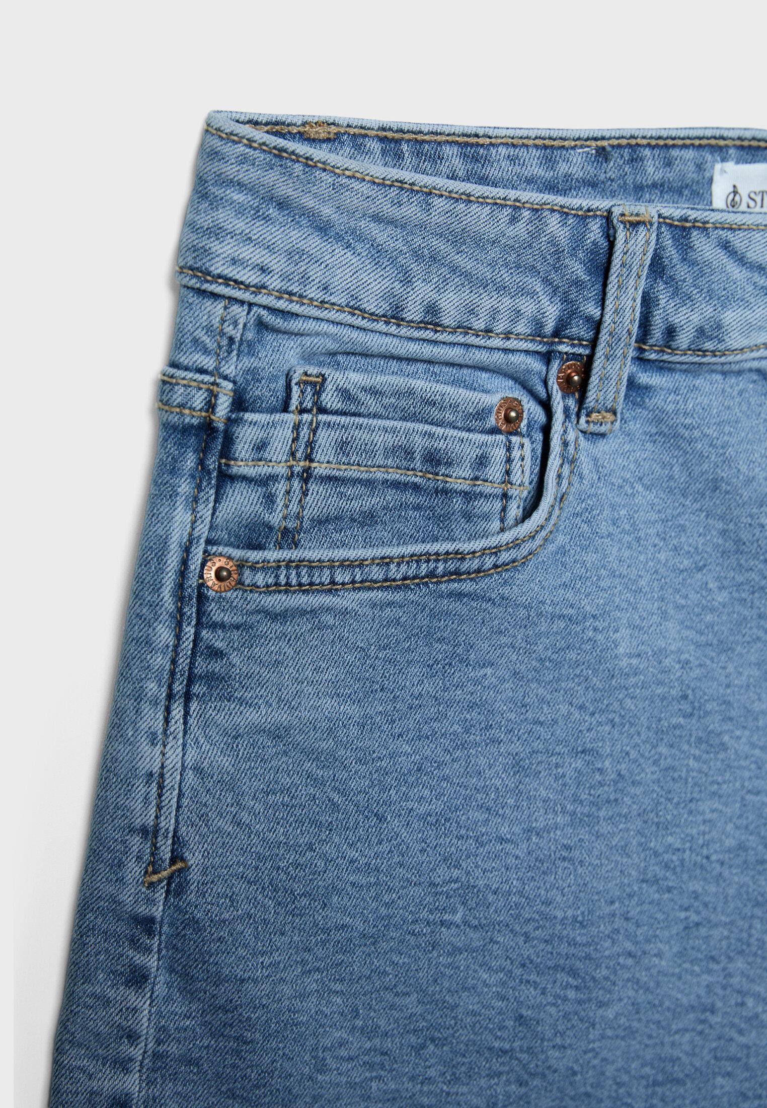 Slim fit mom shorts — LIGHT BLEACH