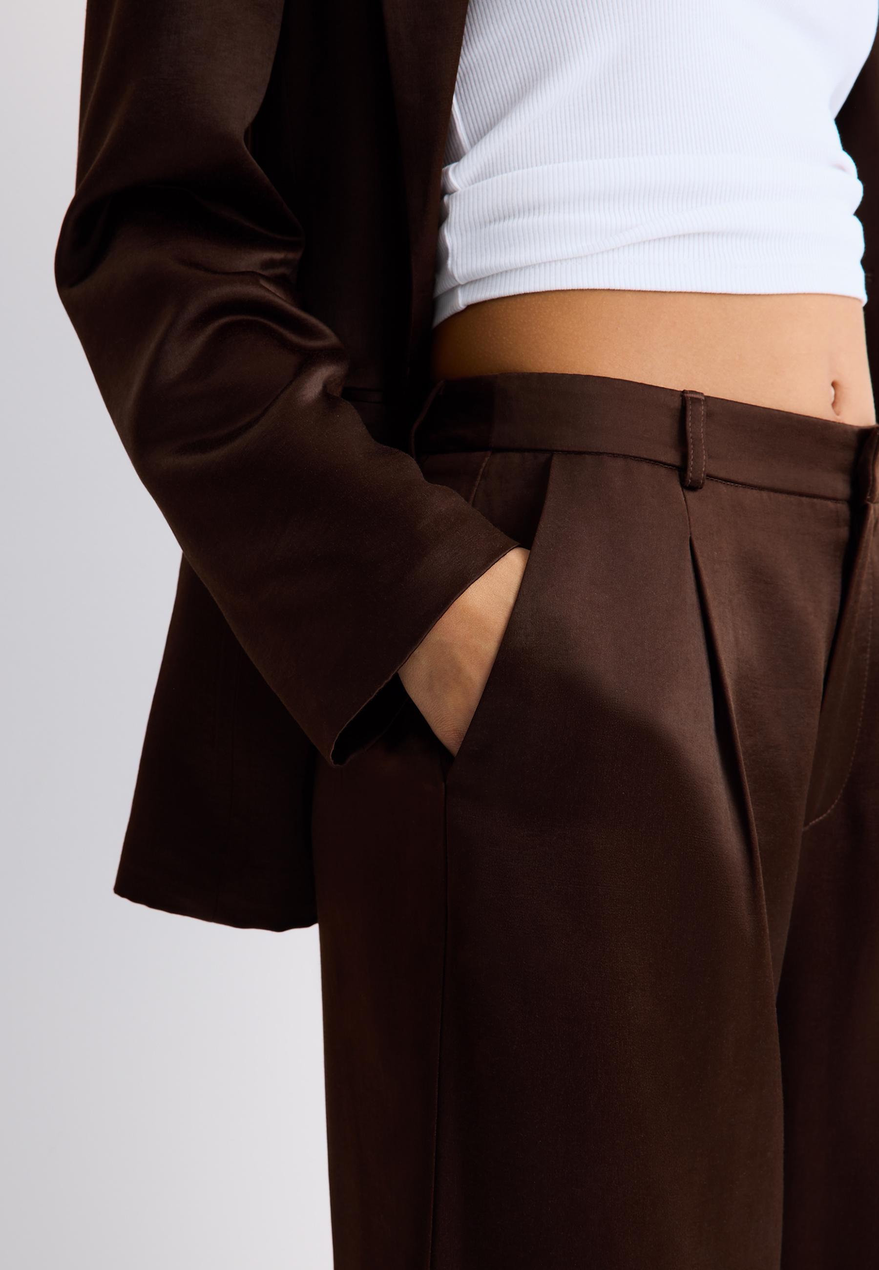 Satin Bermuda shorts with darts — Brown