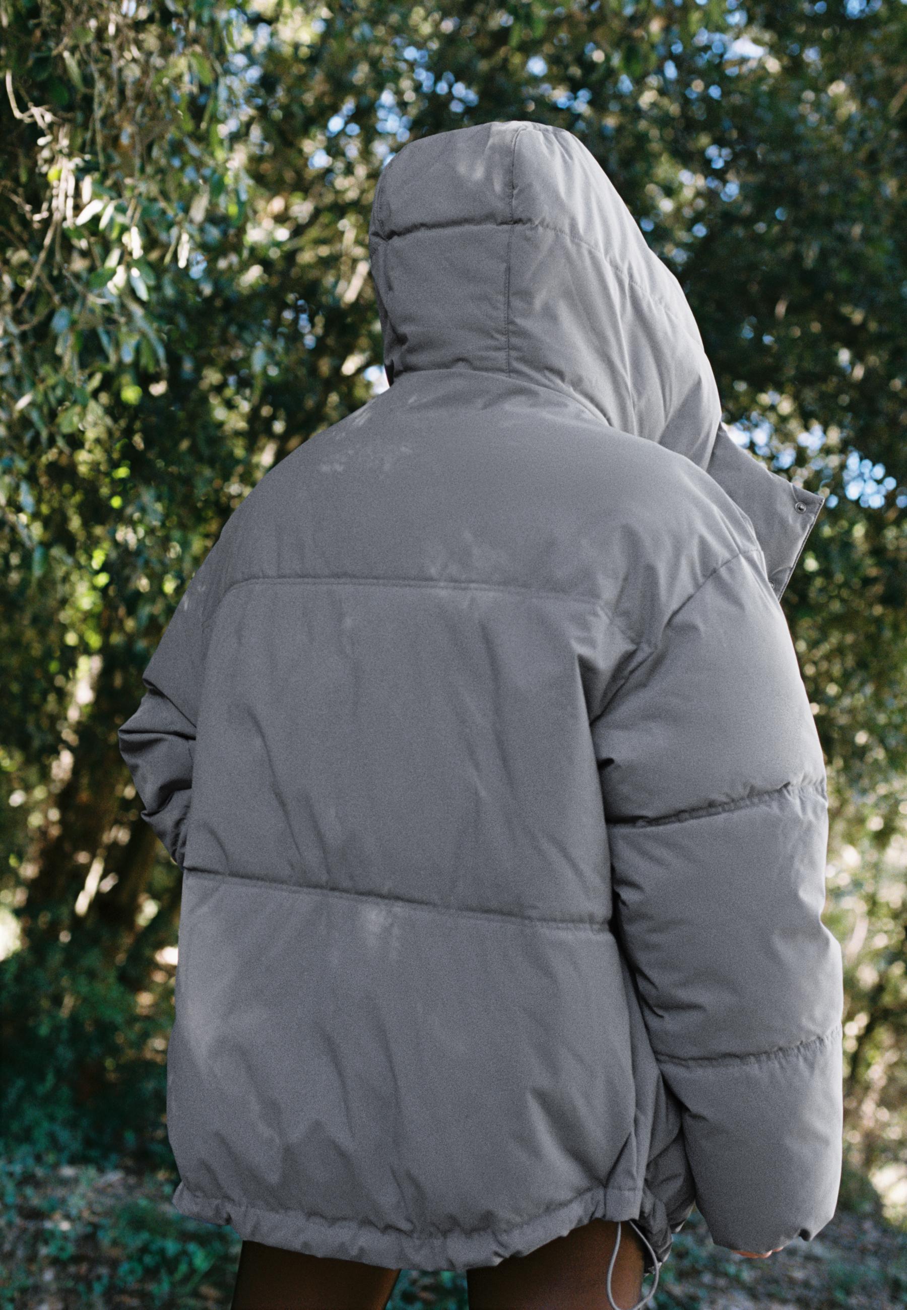 Oversize padded jacket with hood - Women's fashion | Stradivarius
