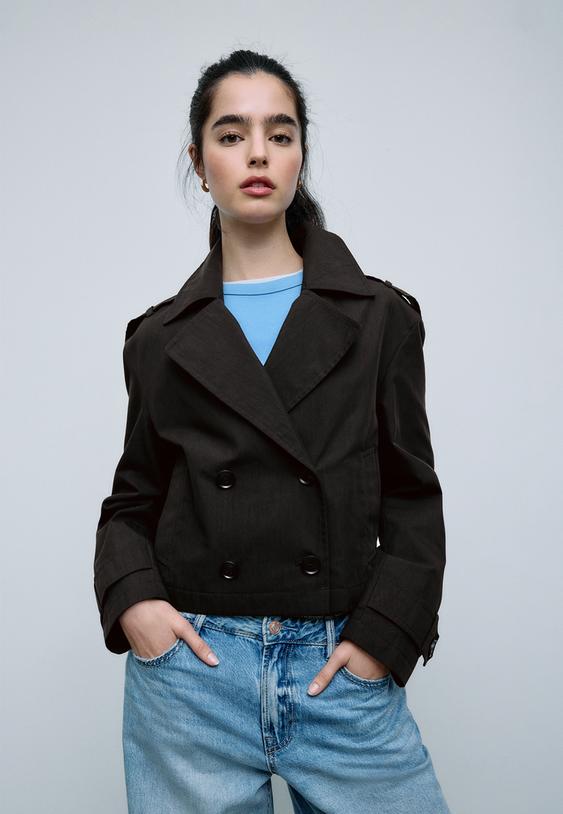 kurzer-trenchcoat-in-wickeloptik