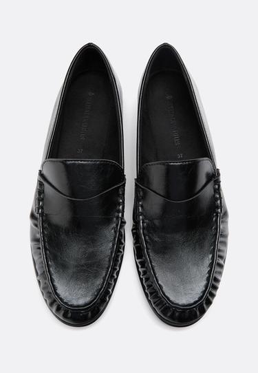 Wide-leg. Soft black leather effect loafers — BLACK  2