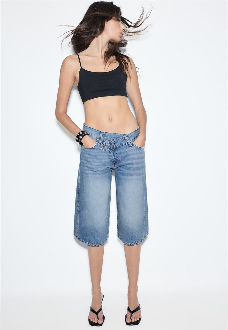 Stradivarius Bermuda Met Gekruiste Taille Overgeverfde Denim Wassing 44