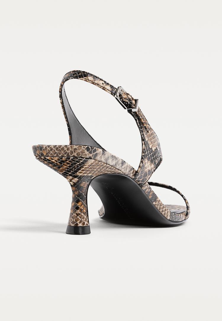 sandalia tacon estampado animal