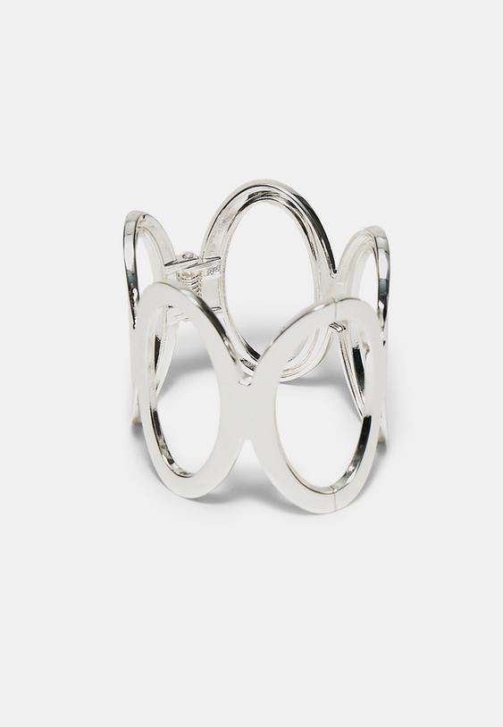 rigid circular bracelet