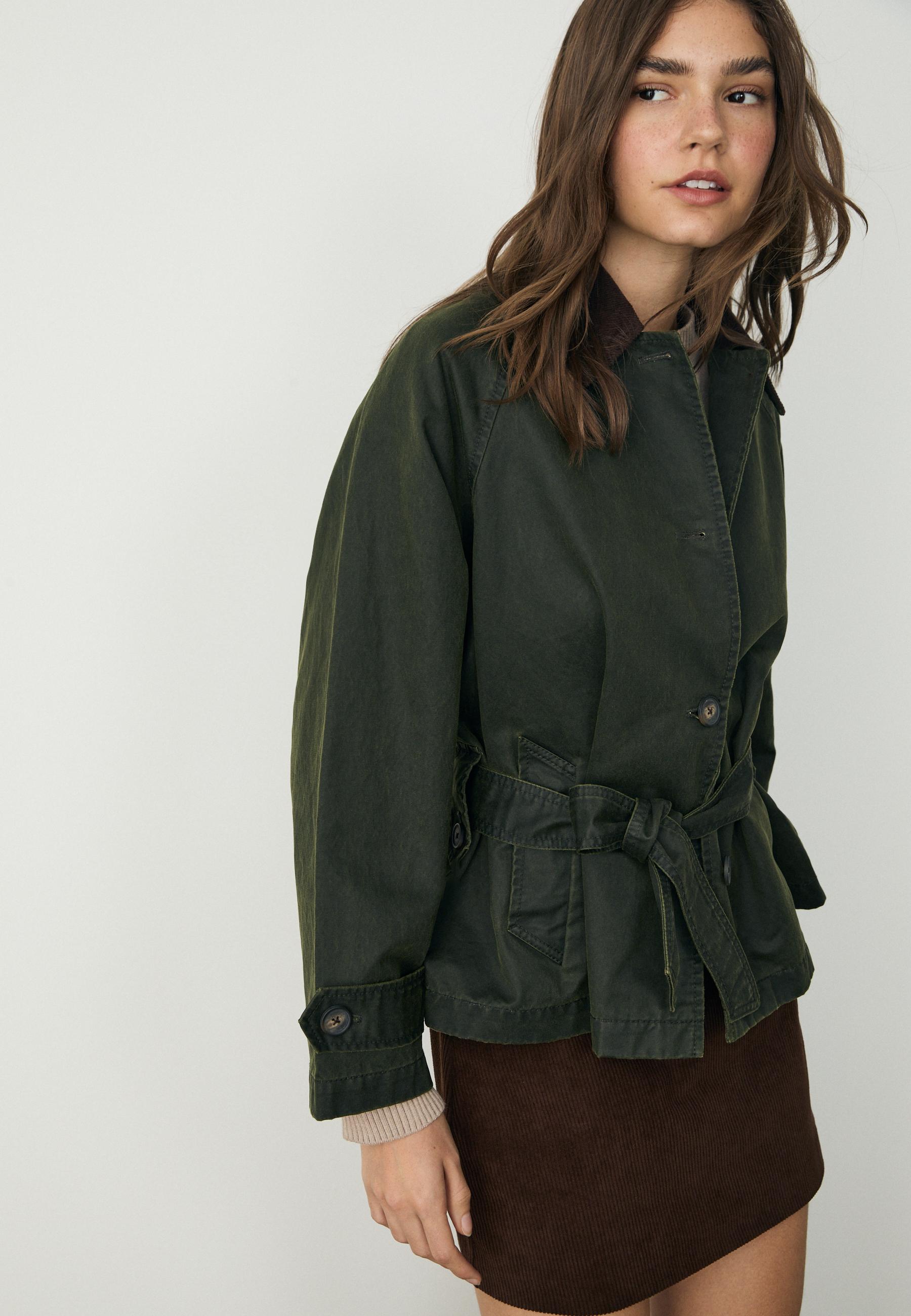Short waxed trench coat with belt — Khaki