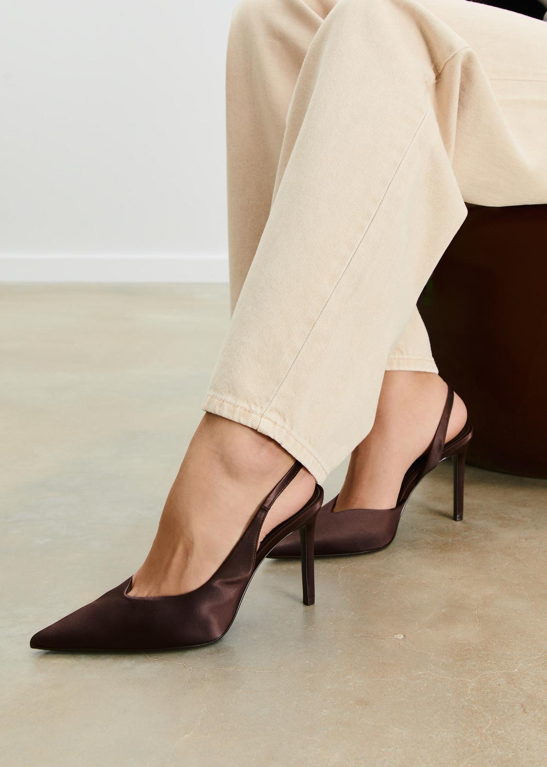 Zapatos de tacón efecto satinado Stradivarius Guatemala