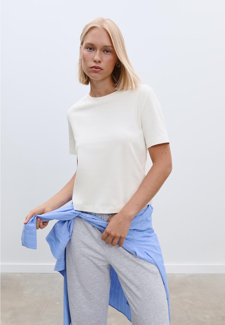 basic-t-shirt-aus-schwerem-gewebe-im-regular-fit