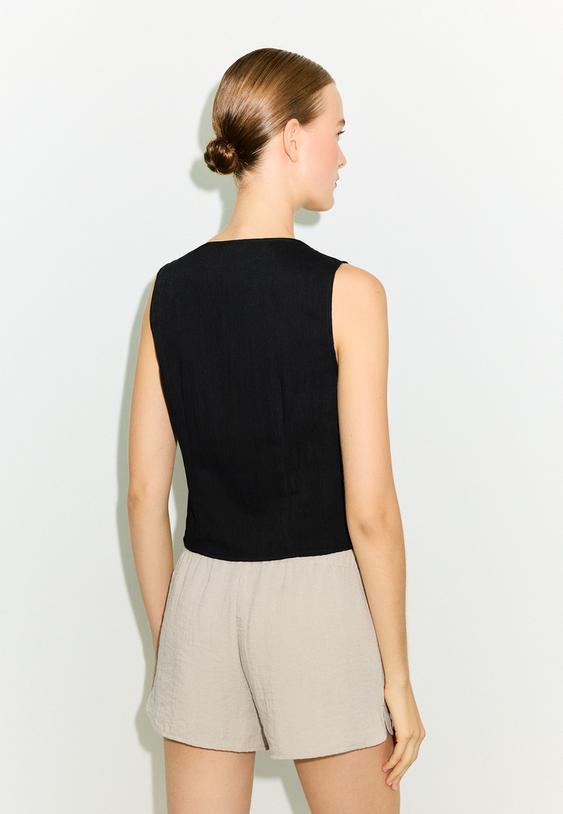 regular buttoned waistcoat