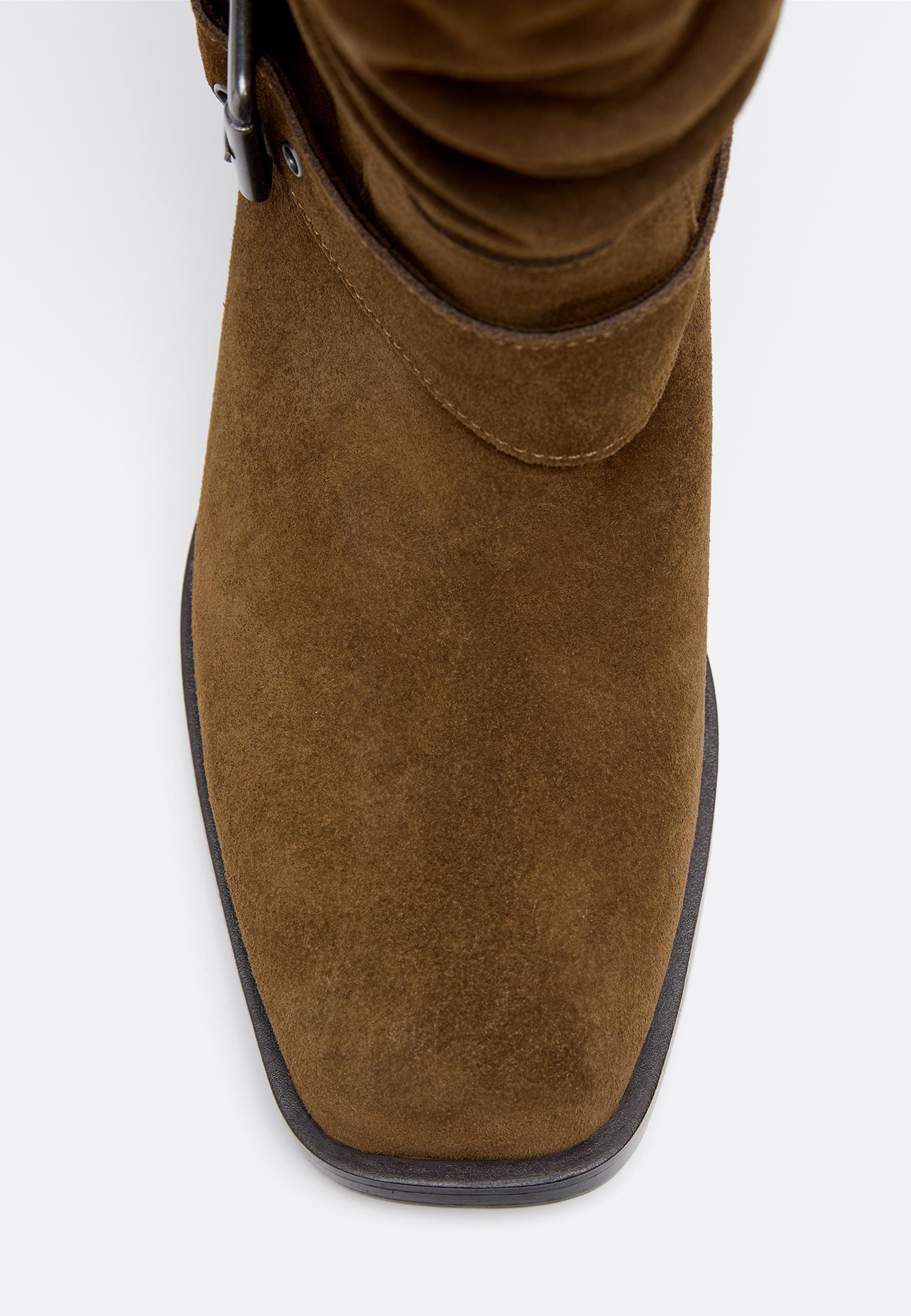 Flat leather buckle ankle boots — BEIGE