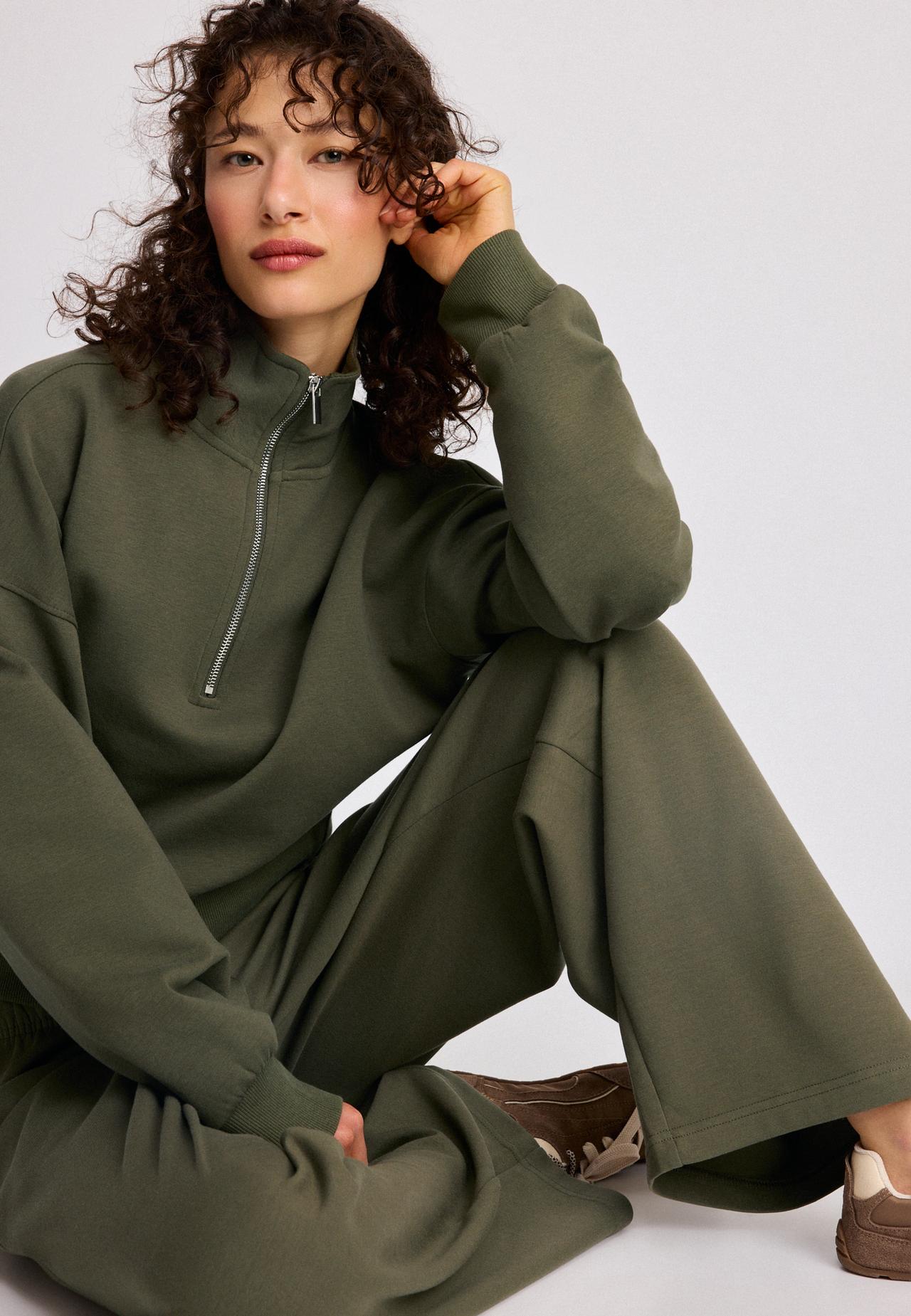 Wide-leg jogger trousers — Khaki