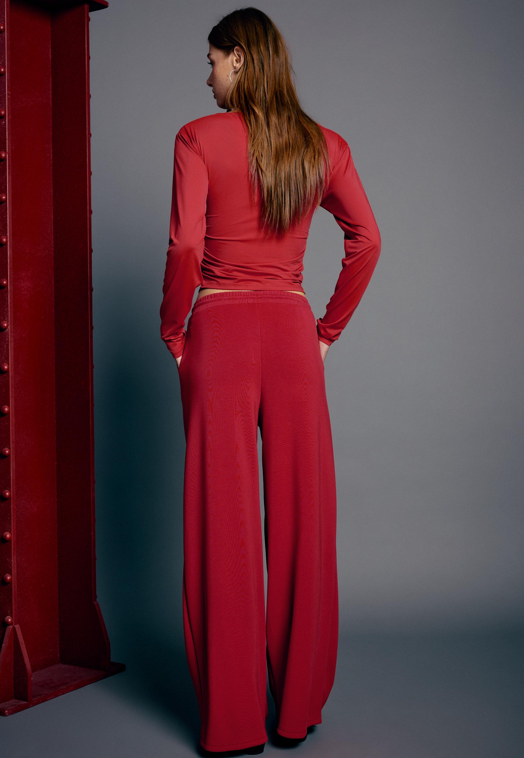 Soft-touch palazzo joggers — Red
