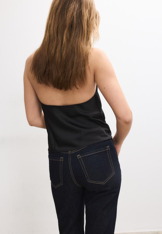 Сатенен Топ С Халтер Деколте