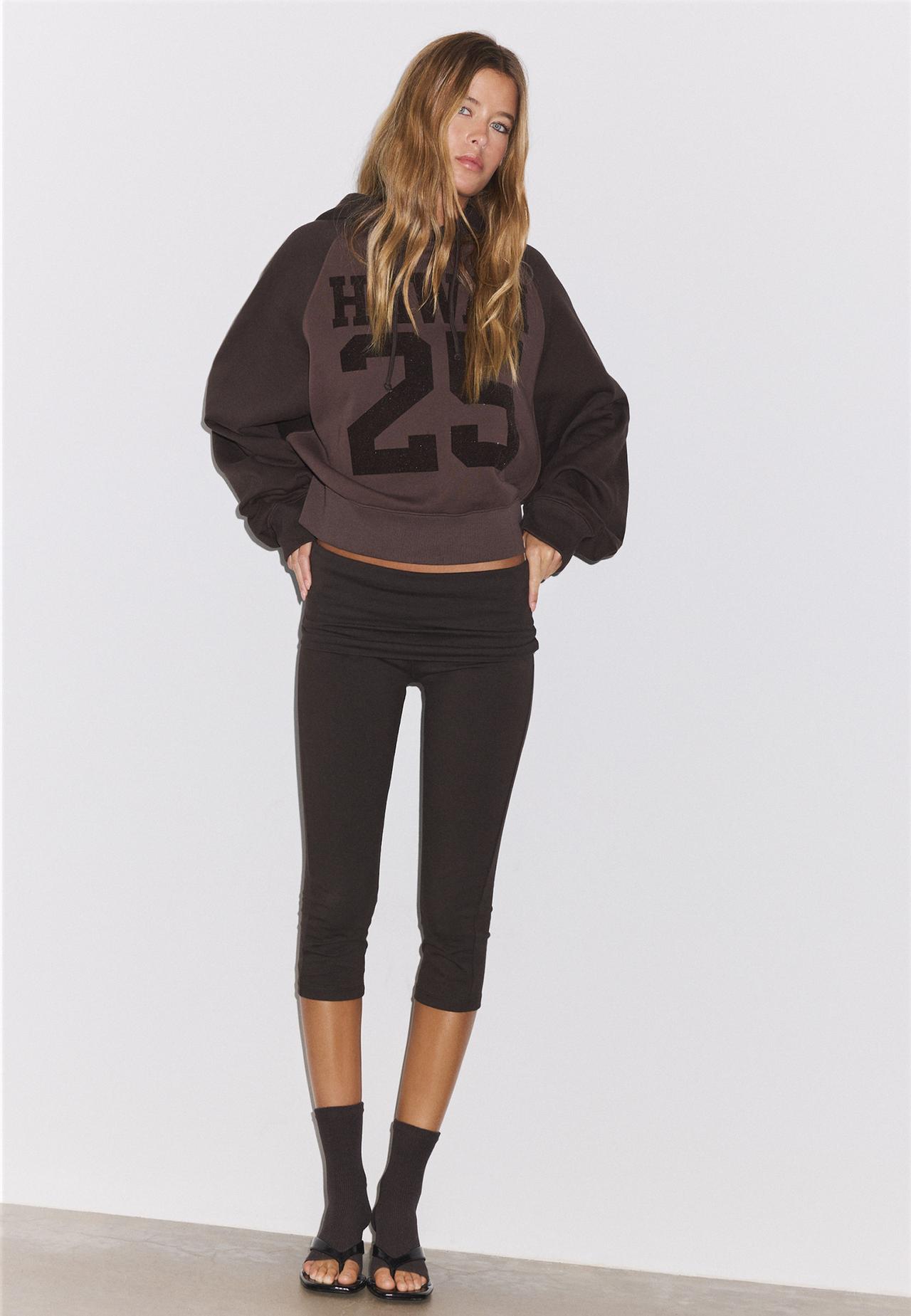 Positional contrast sweatshirt — Brown