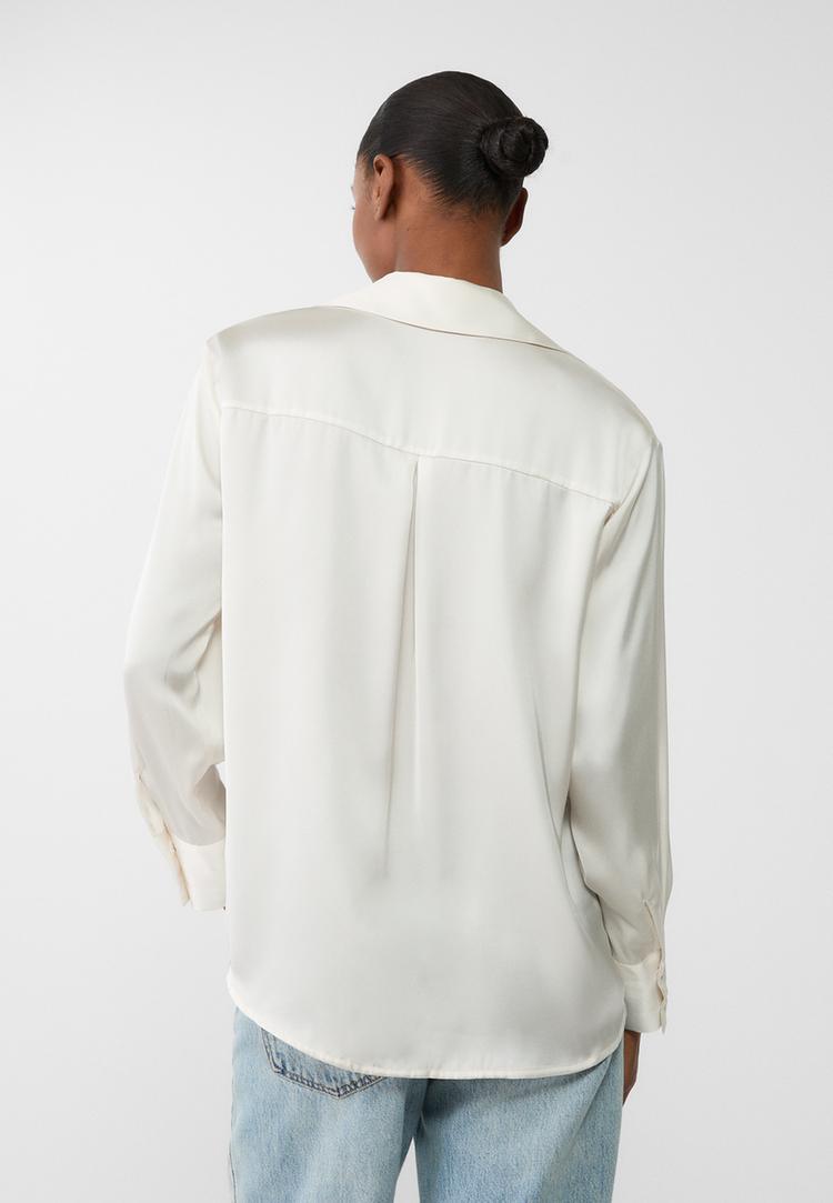 camisa saten cuello solapa