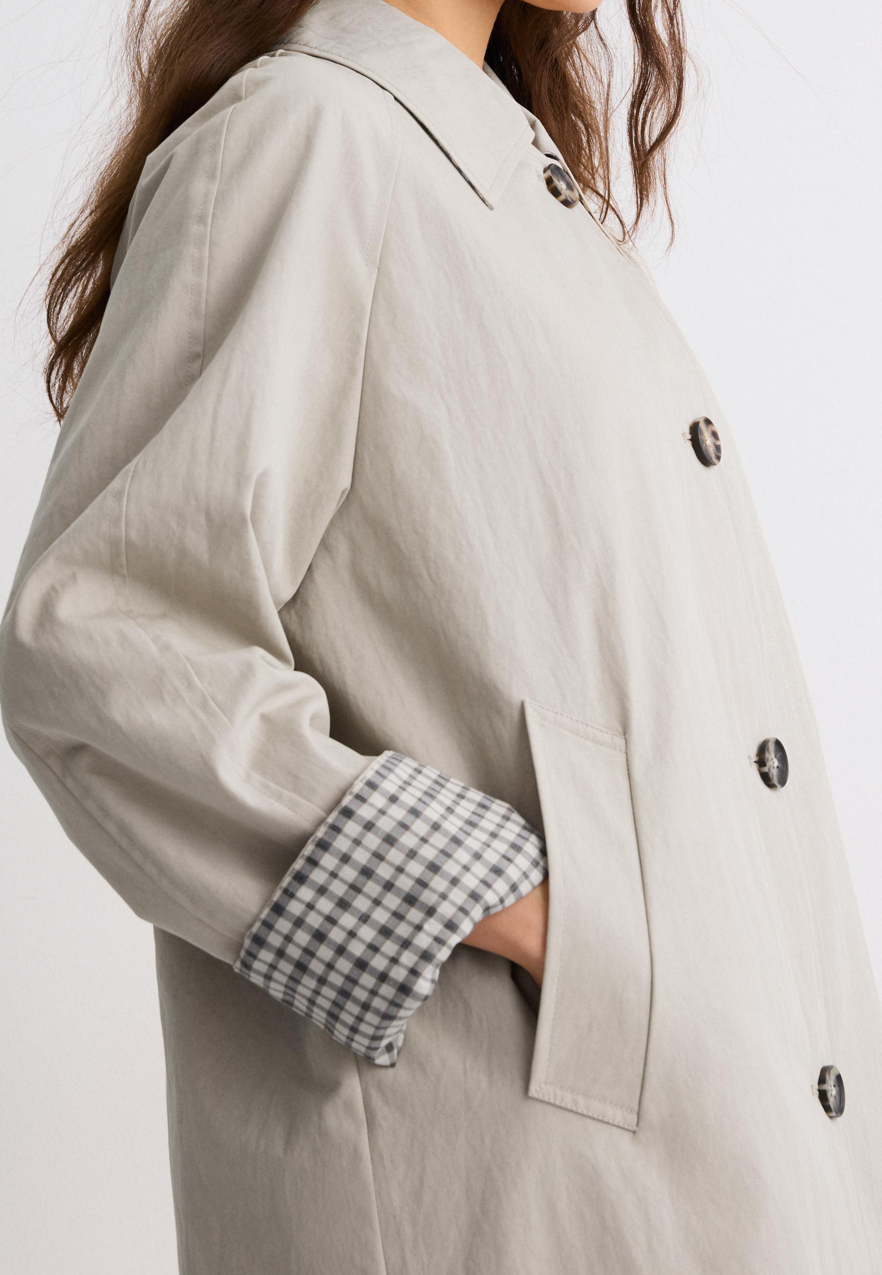 Check-lined long trench coat — Beige