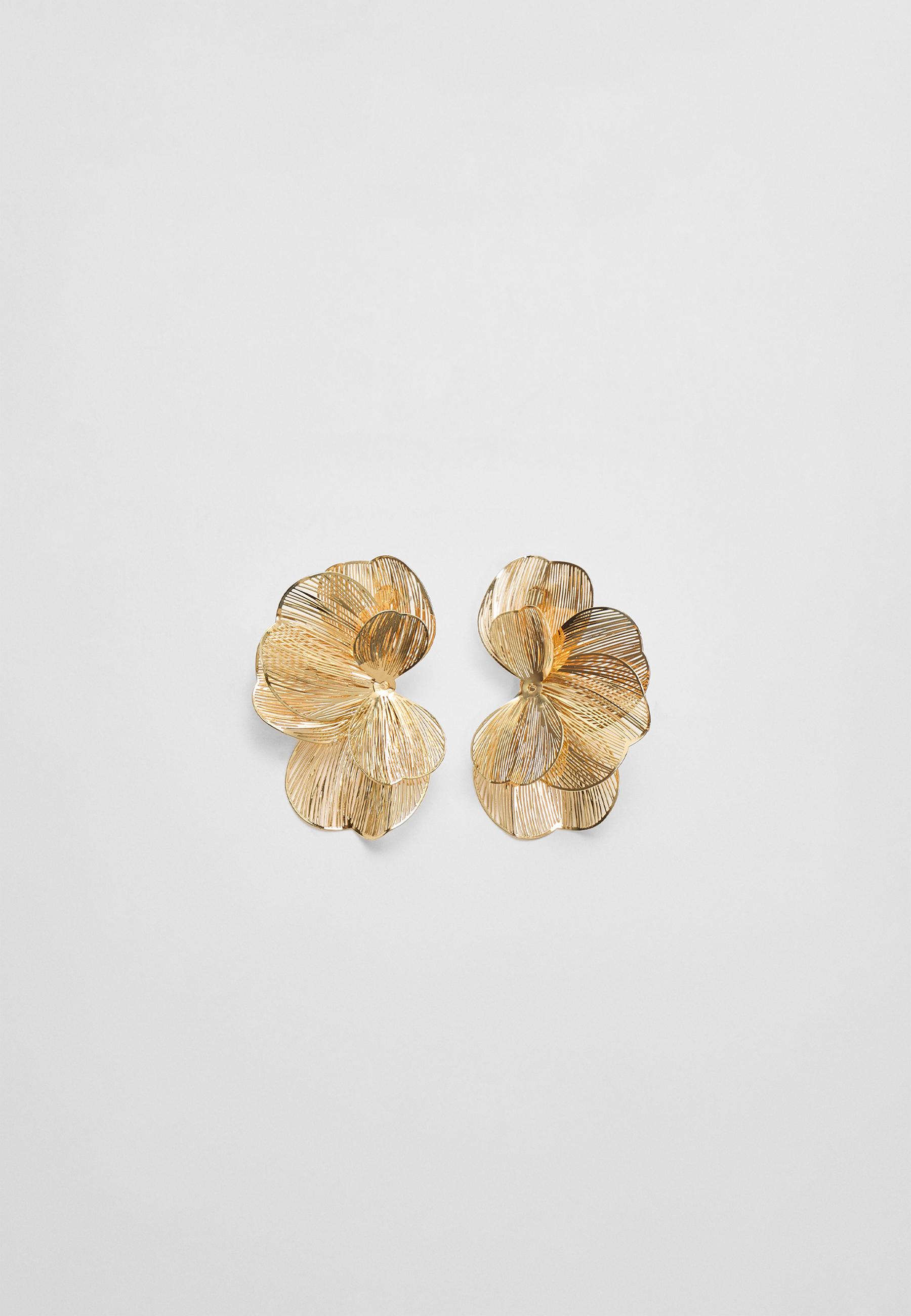 Textured flower fan earrings - Women's Fashion Jewellery | Stradivarius United Kingdom