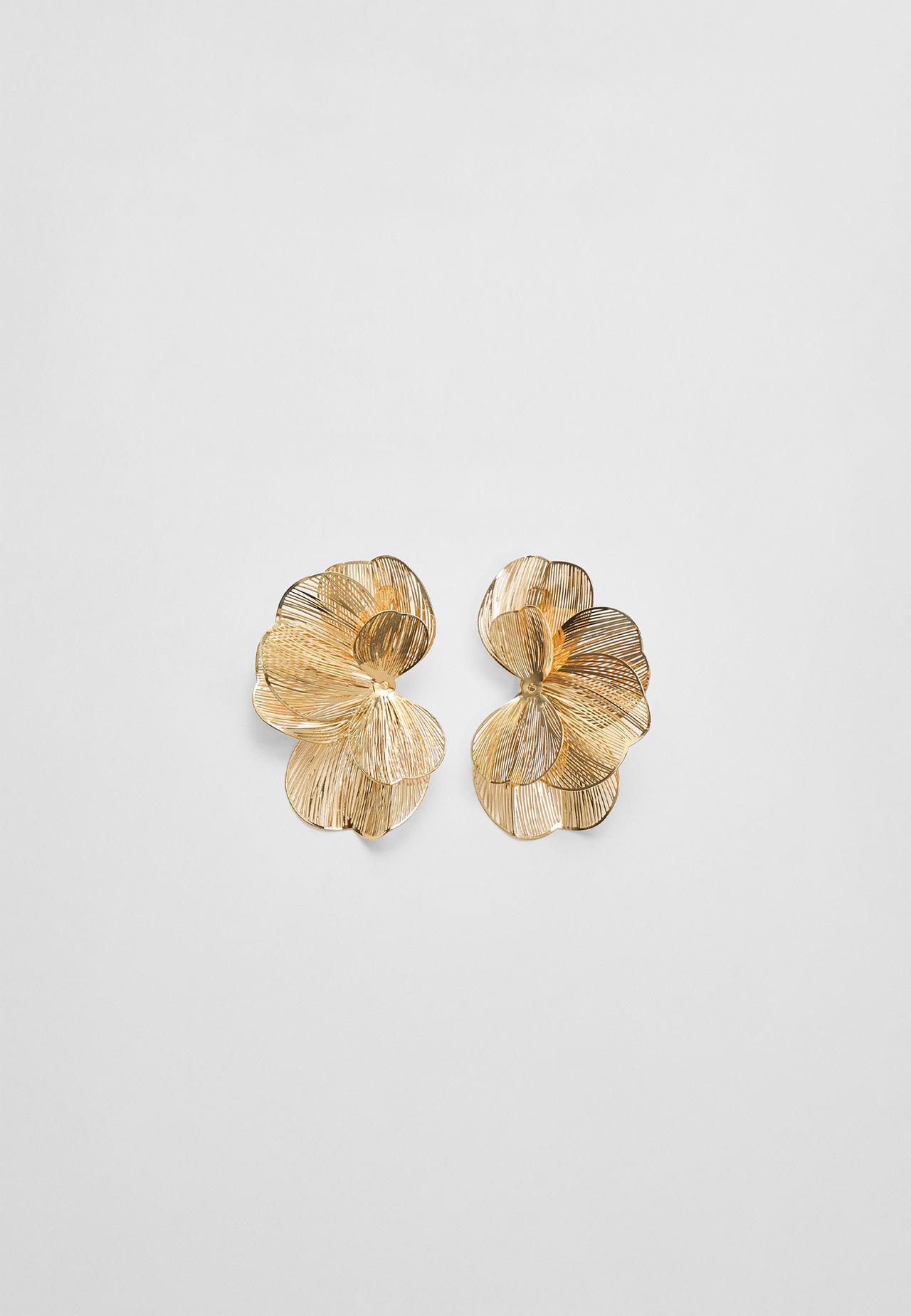 Textured flower fan earrings — Gold