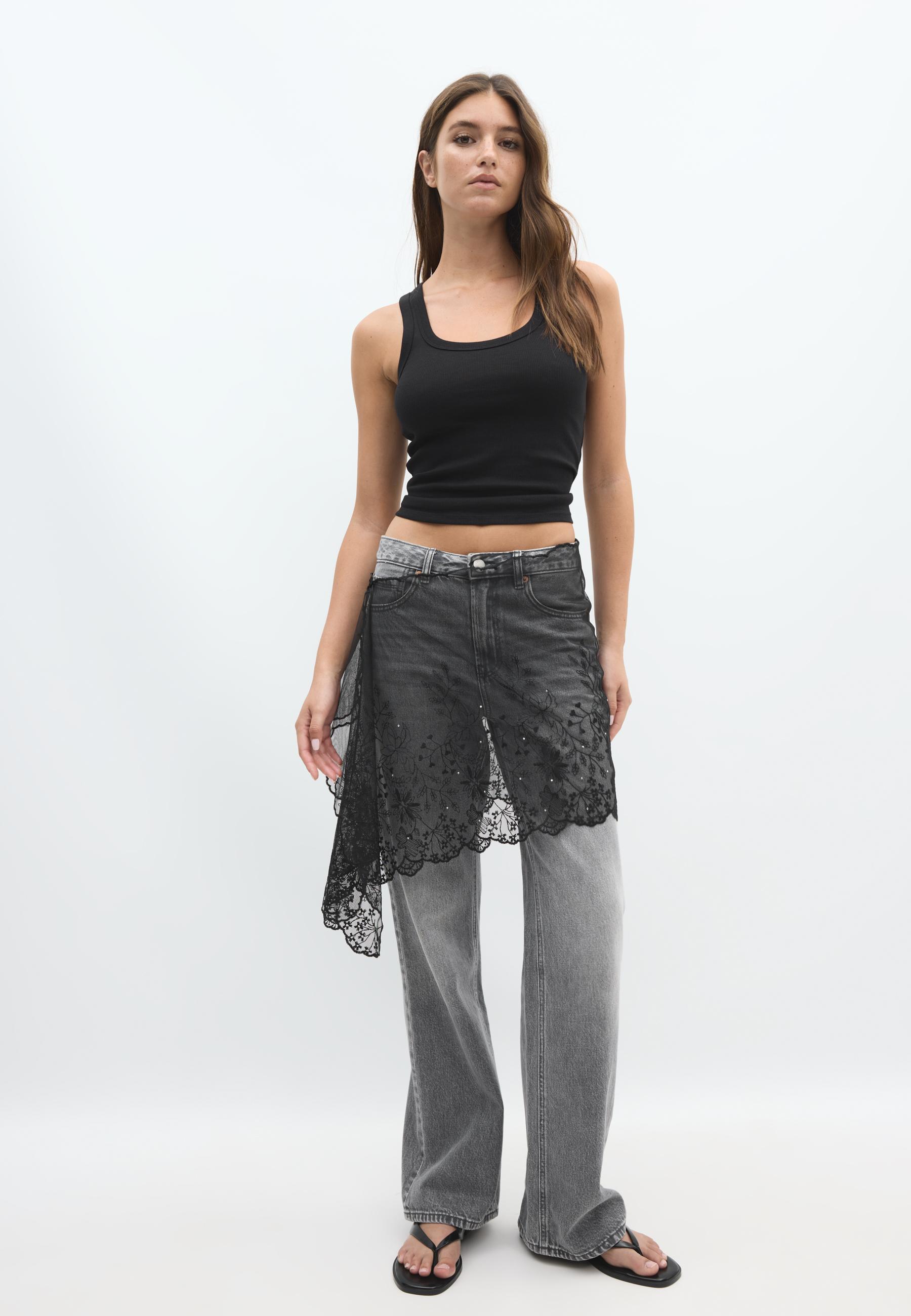 Straight lace sarong — Black
