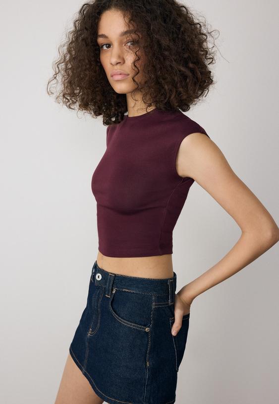 camiseta mini manga crop