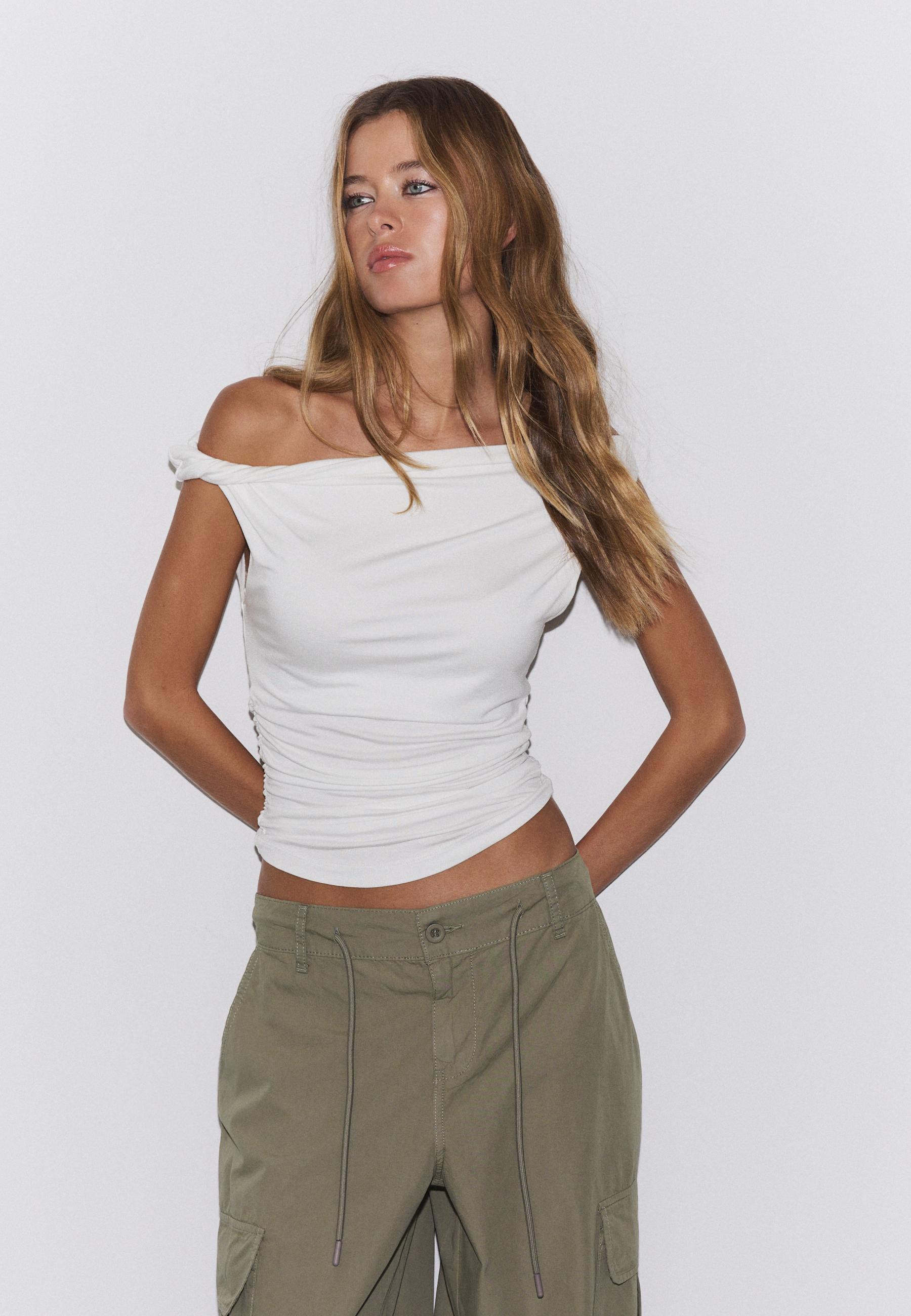 Asymmetric gathered T-shirt — Ecru