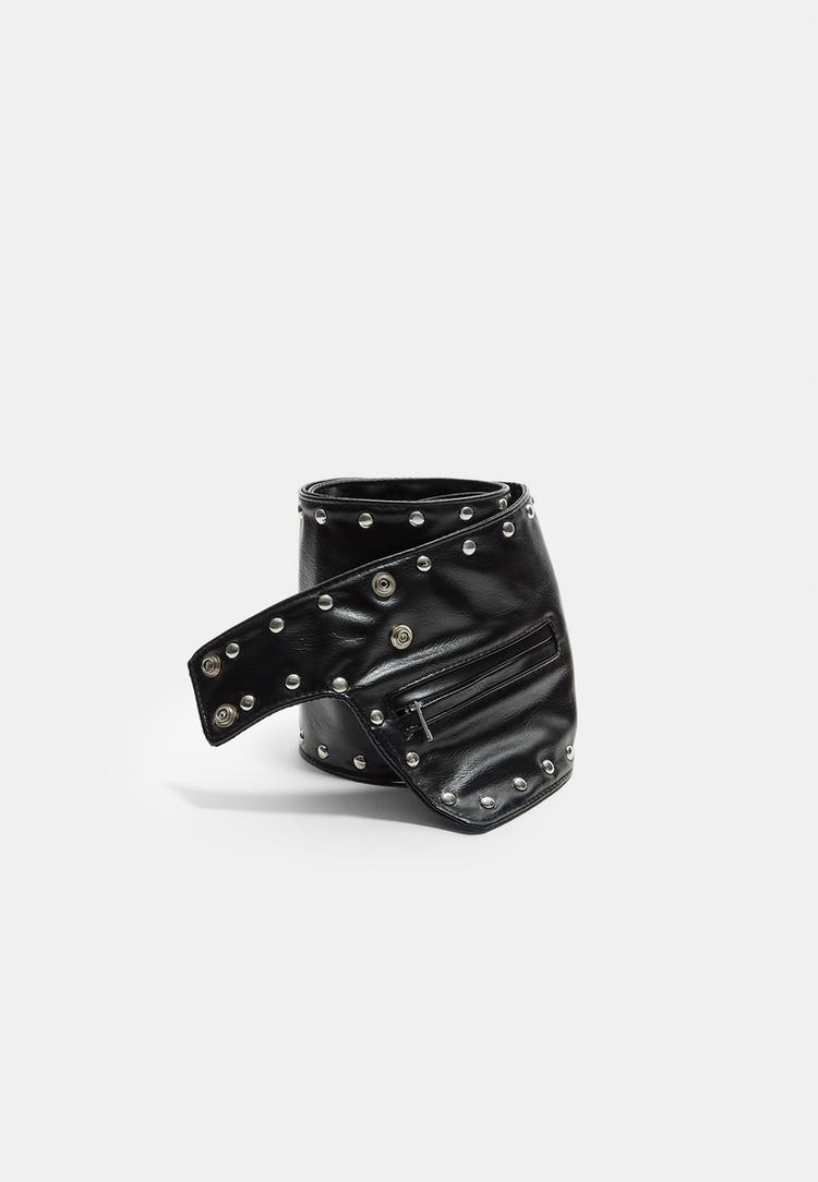 Stradivarius Široký Opasok S Cvočkami A Vreckom Black Os