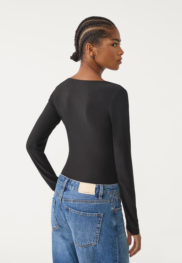 body escote pico frunce