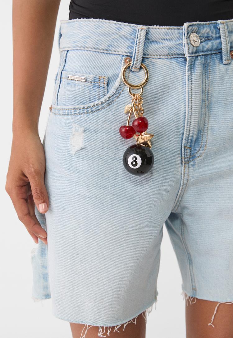 llavero charm numero 8