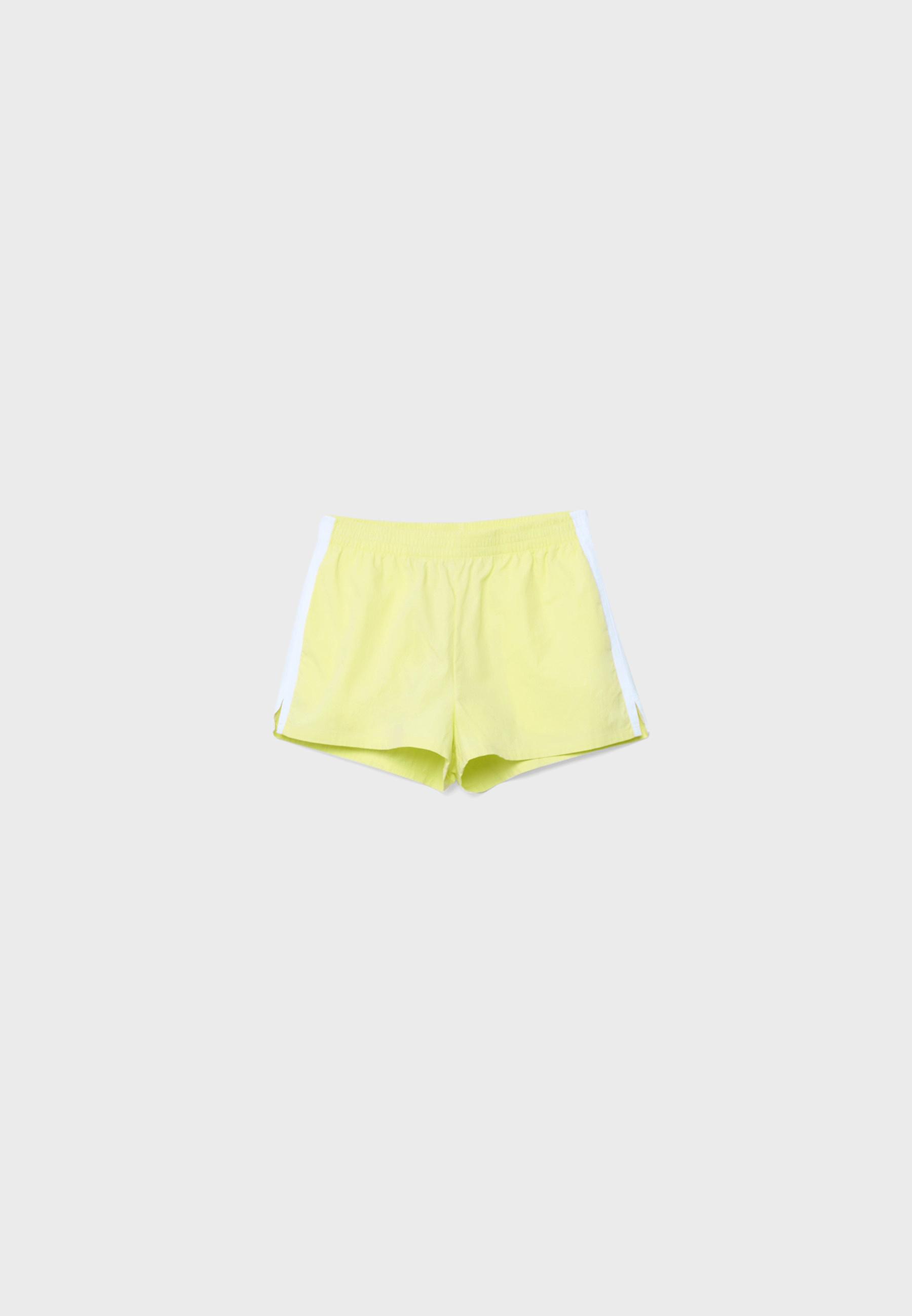 Technical shorts with side stripe — Pastel yellow