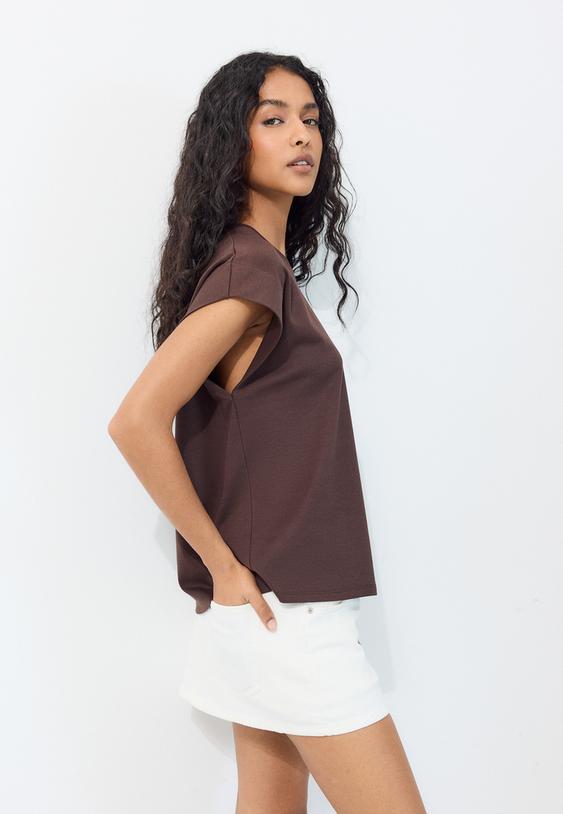 b06 dusuk omuz basic tshirt