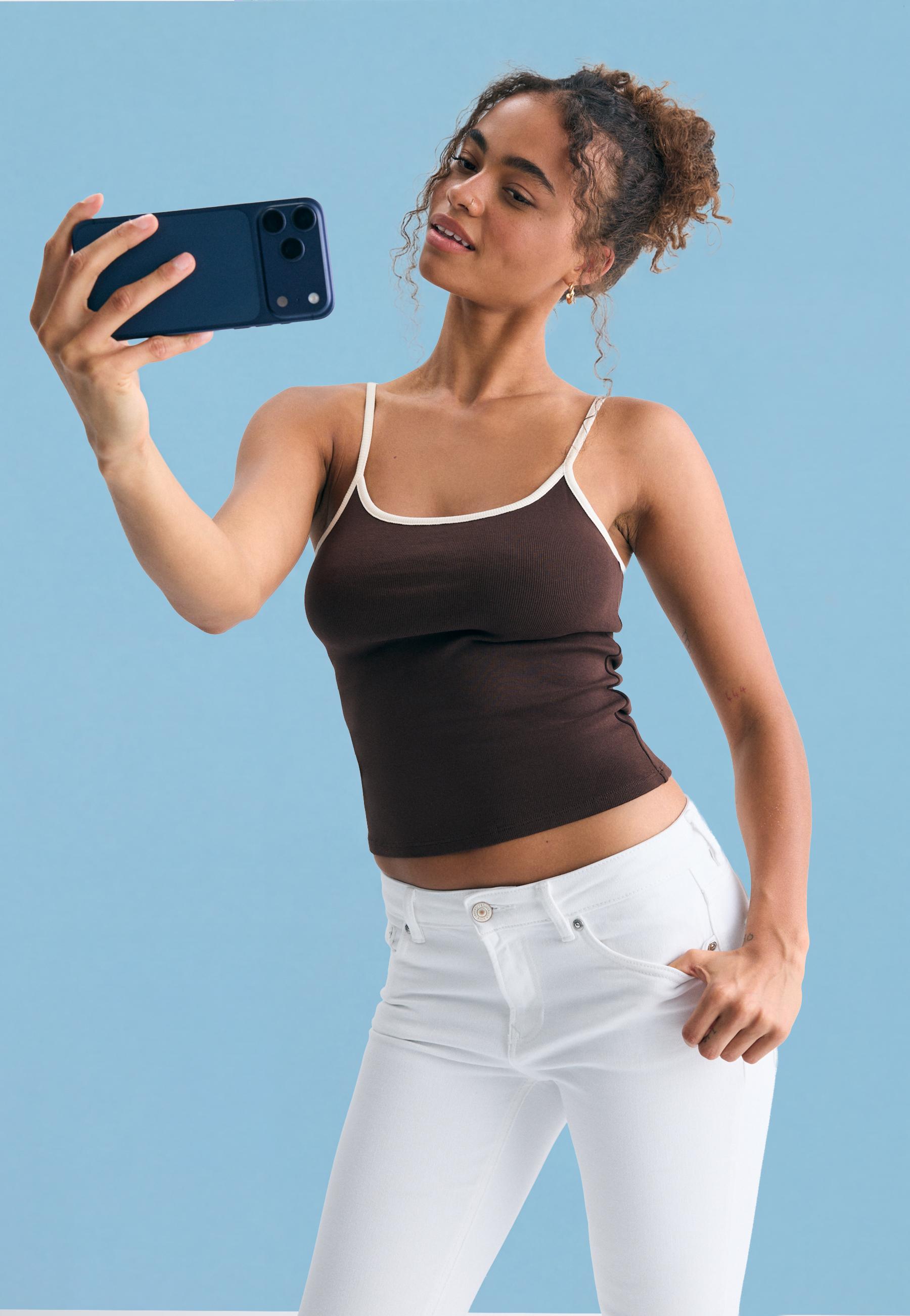 B07 Ribbed strap top — Brown