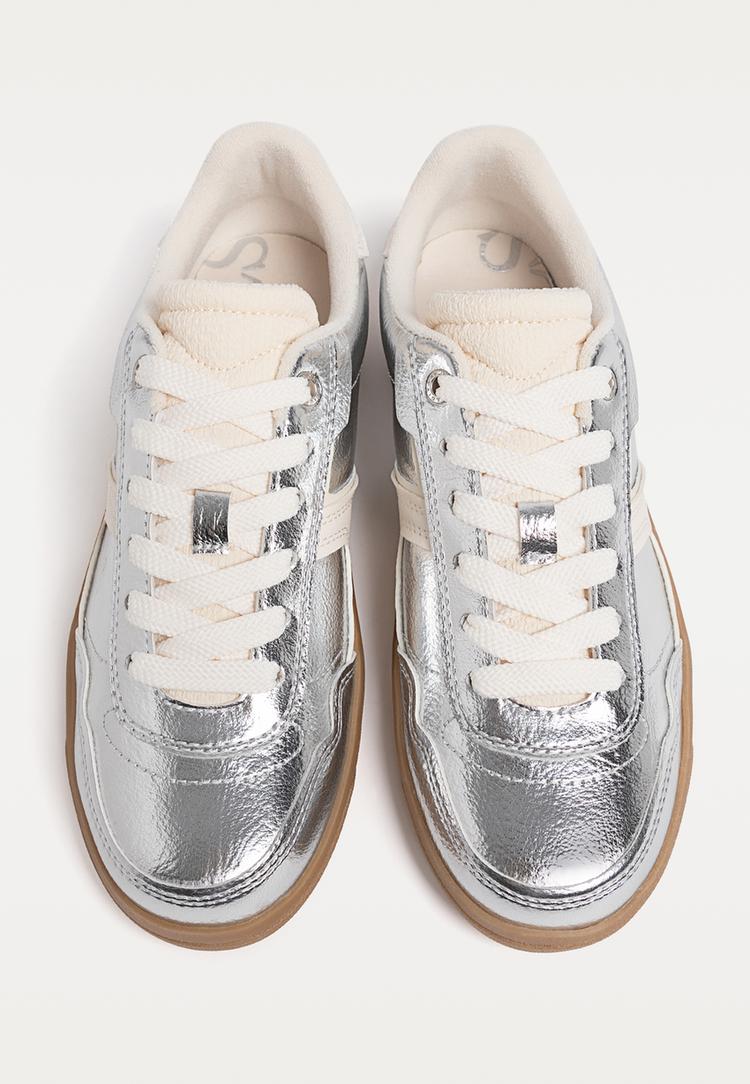 zapatillas casual retro plateadas