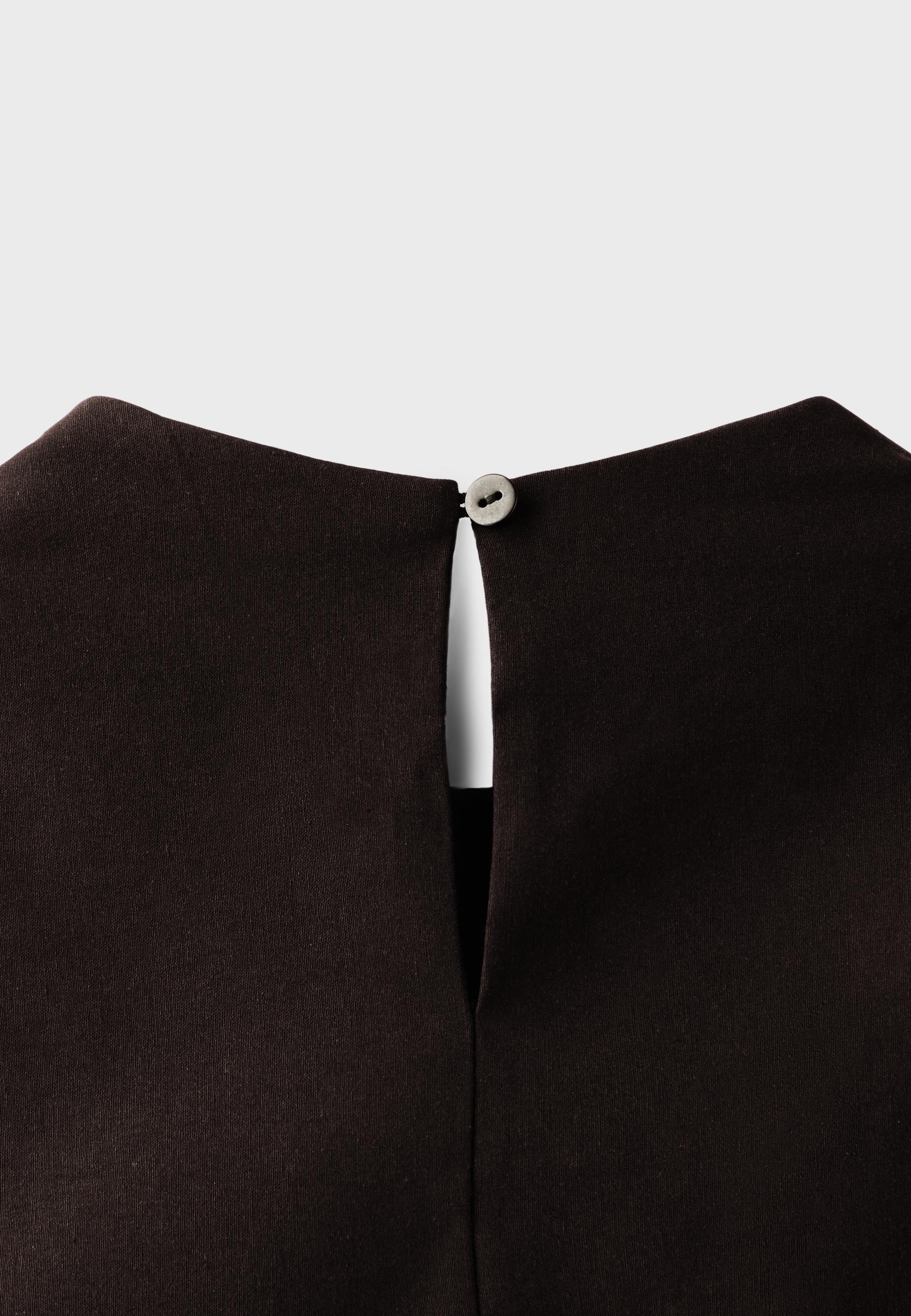 Sleeveless high-neck peplum top — Brown
