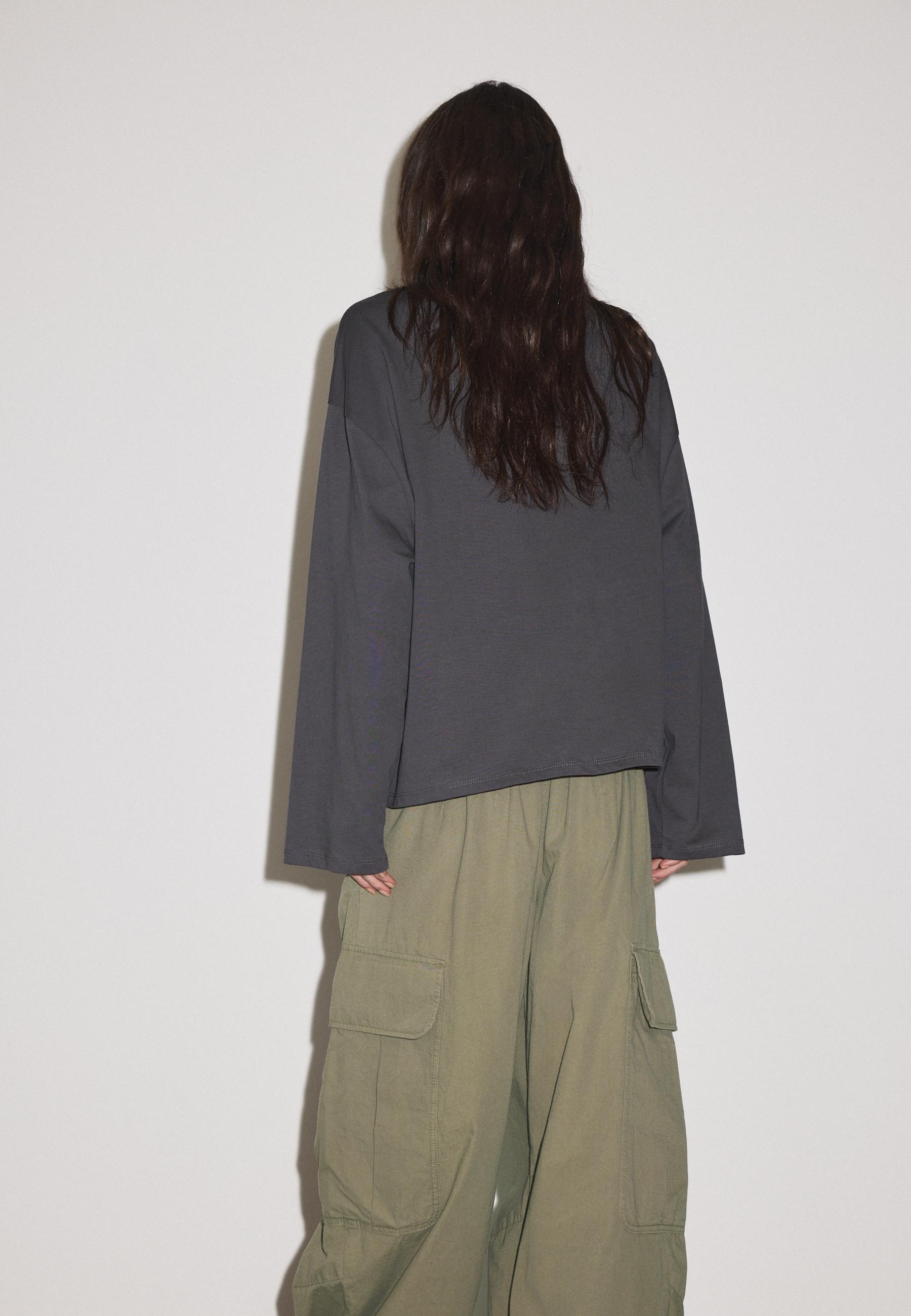 Boxy long sleeve T-shirt — Dark grey