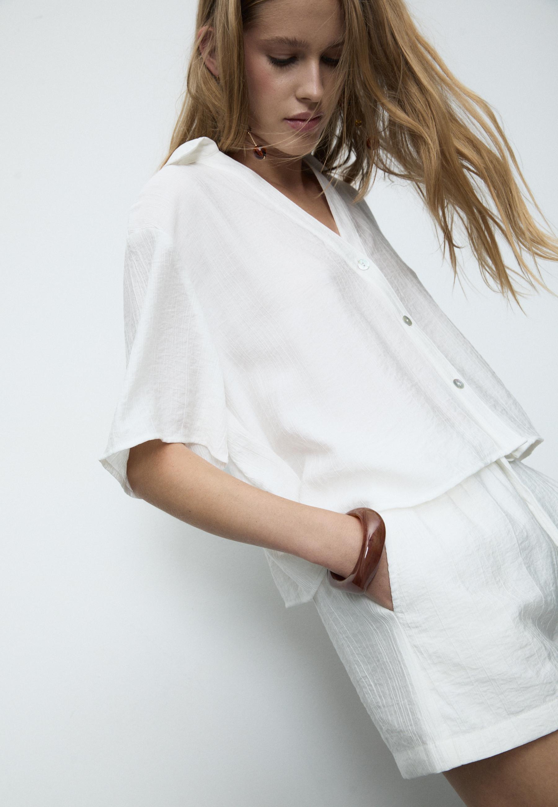 Düğmeli dökümlü gömlek - Görsel 2