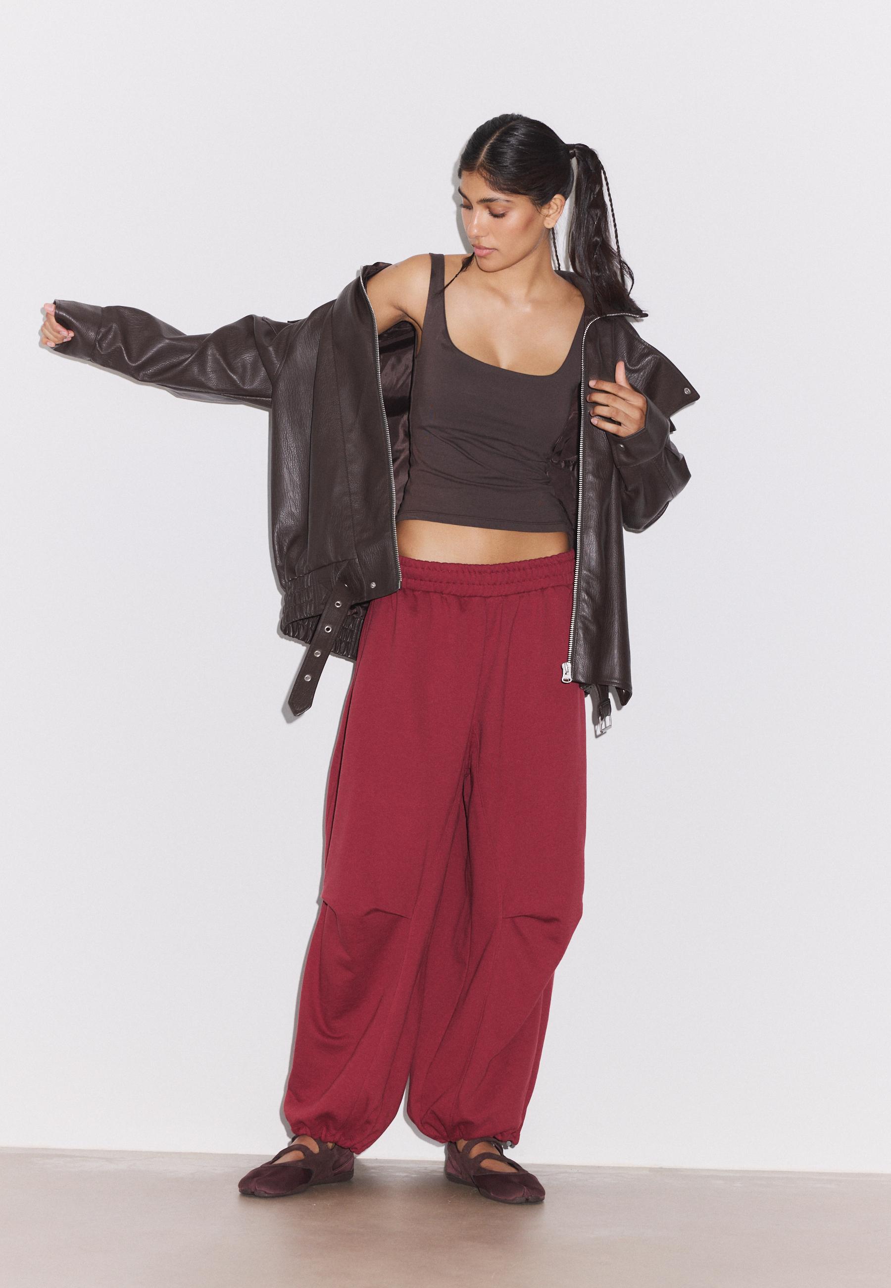 Balloon jogger trousers with toggles — Dark red