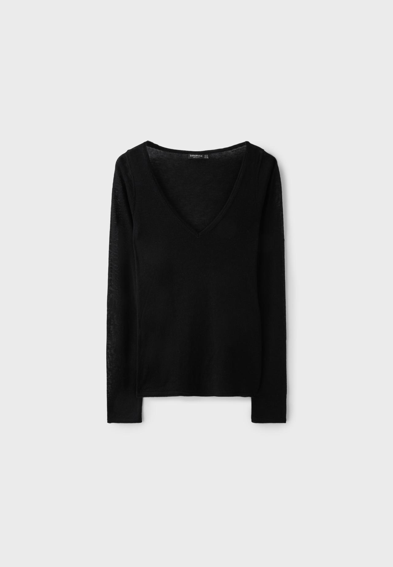 Basic wool and silk V-neck sweater — Black