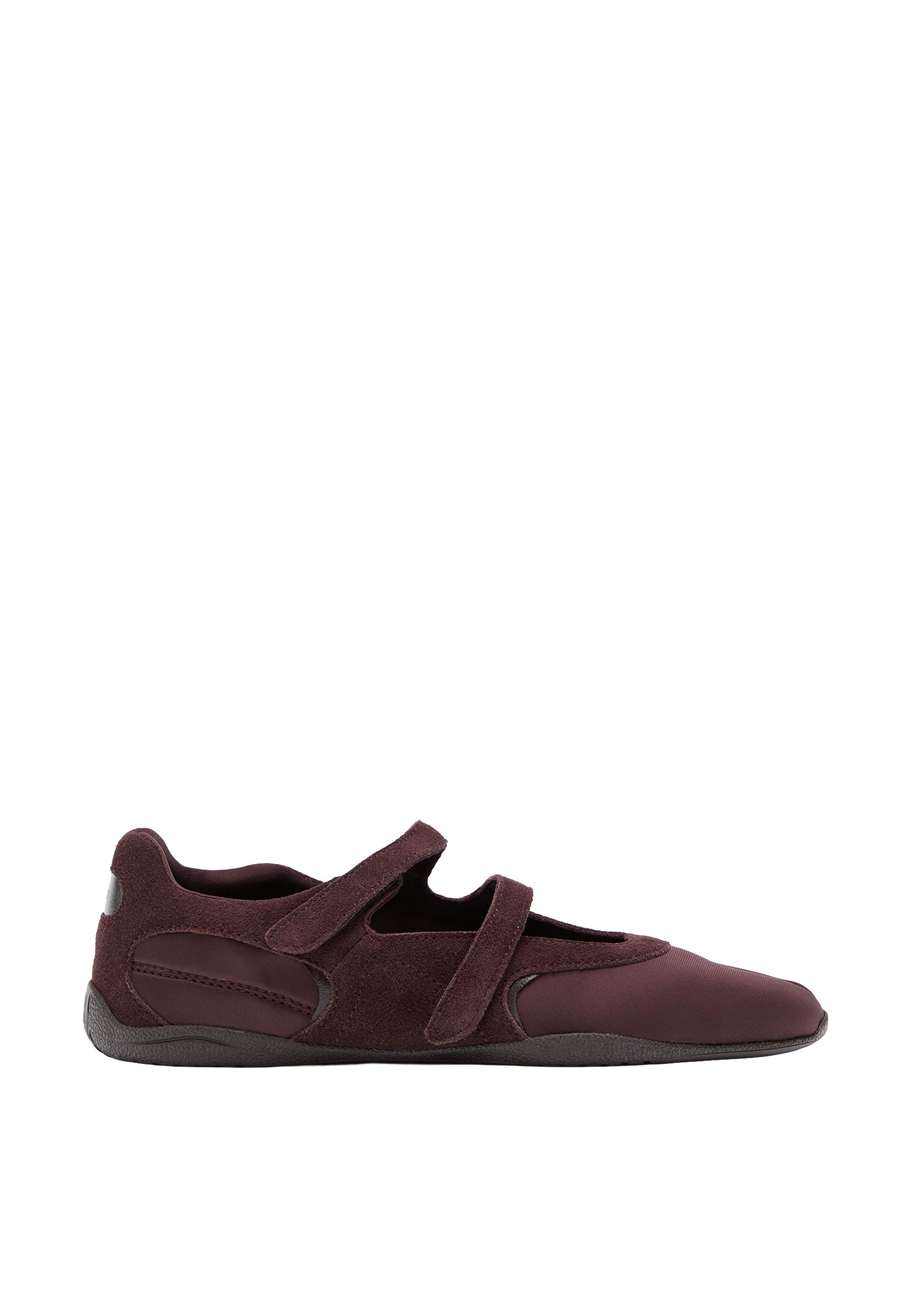 S032 Split toecap trainers — BROWN