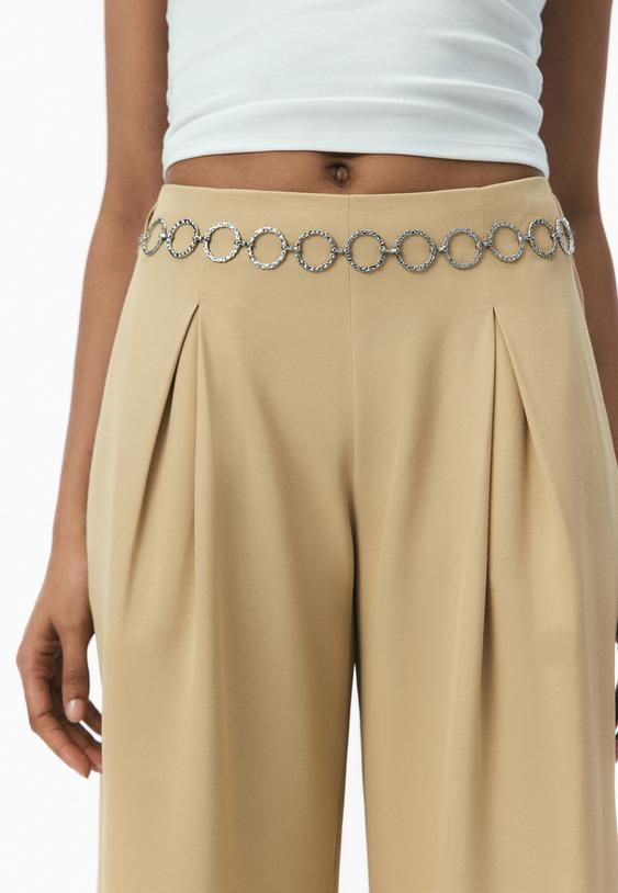 Stradivarius Pantalon À Pinces Chaîne Satiné Jaune Pastel 36