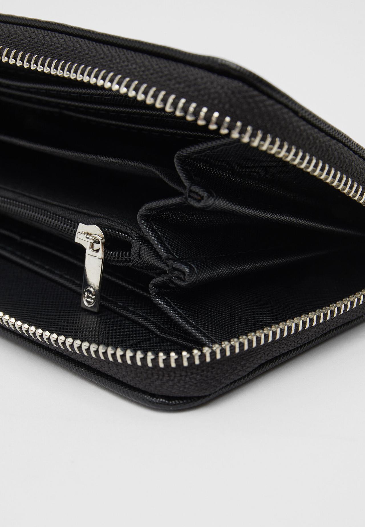 Basic zip-up wallet — Black